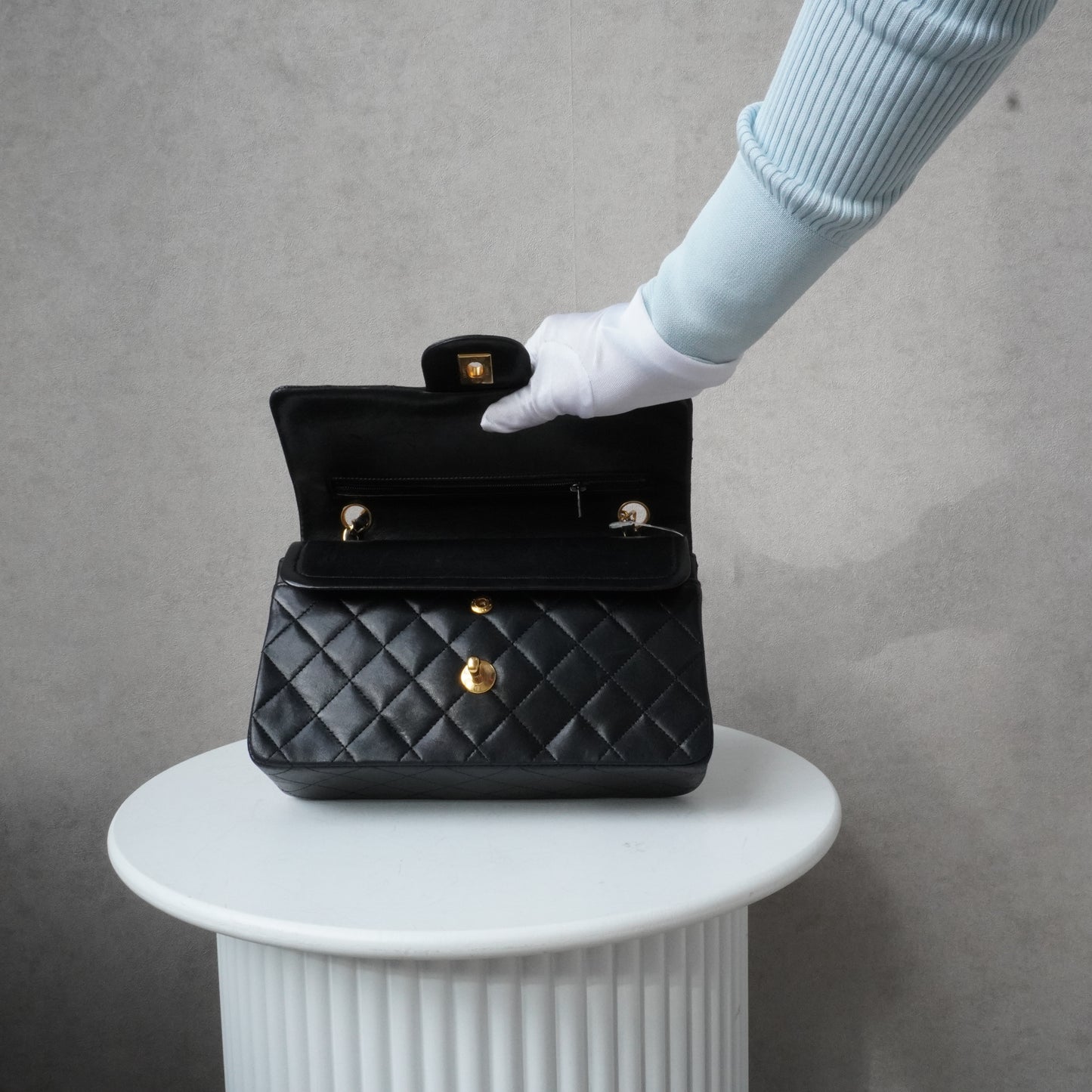 Chanel Classic Flapbag Small (1986-1988)