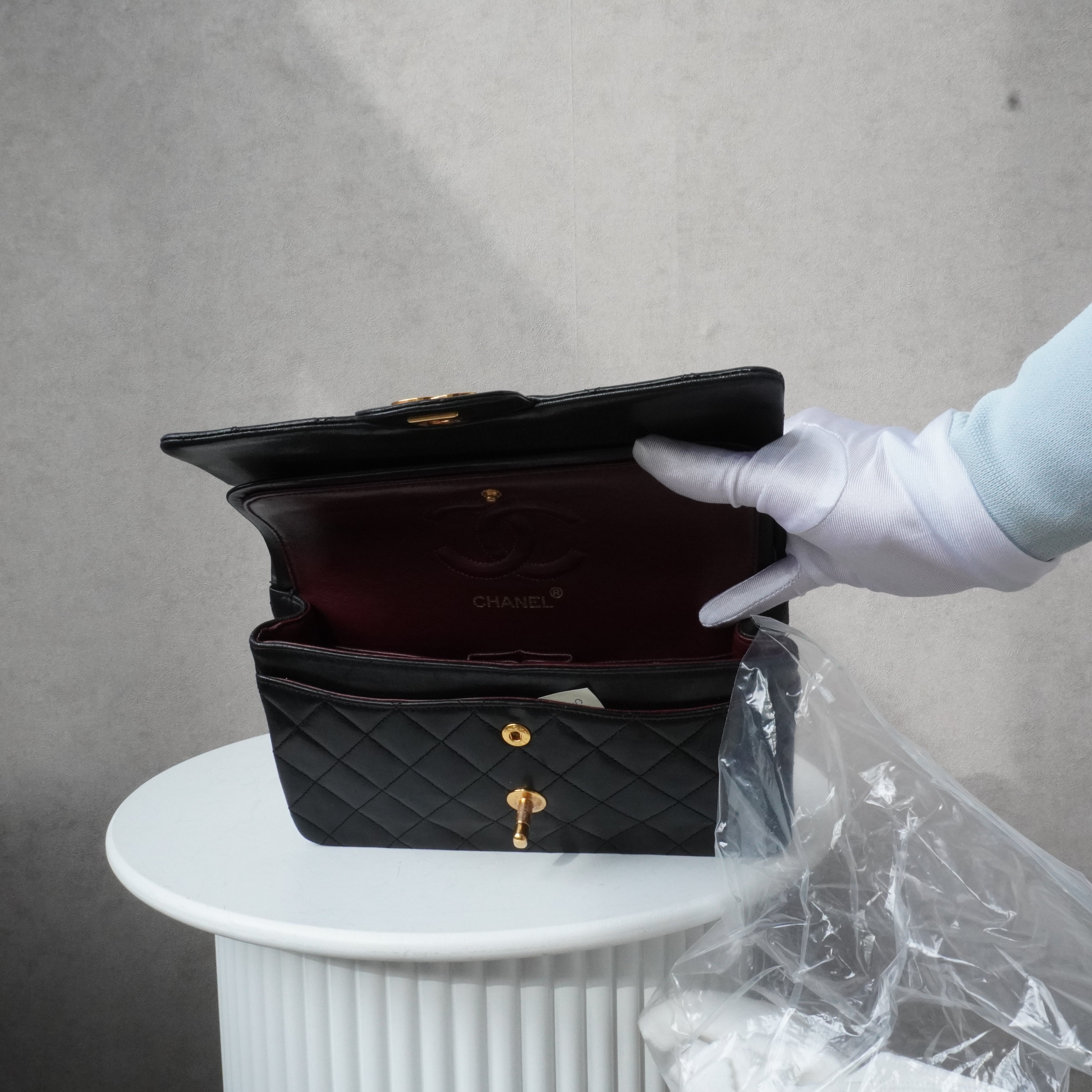 Chanel Classic Flapbag Small (1986-1988)
