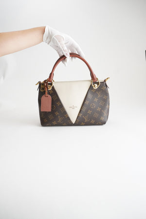 Louis Vuitton V Tote Bb