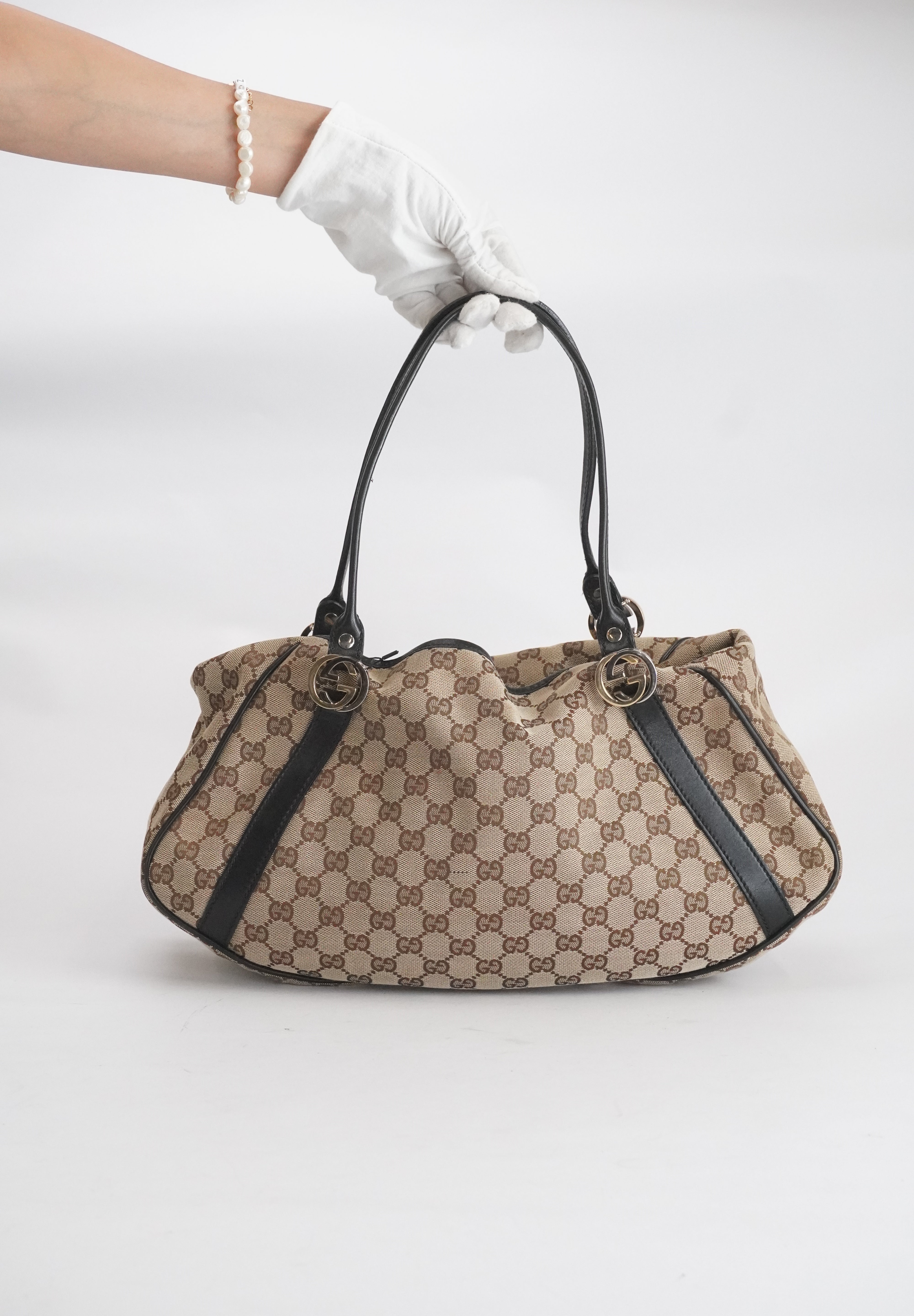 Gucci GG Canvas Shoulderbag