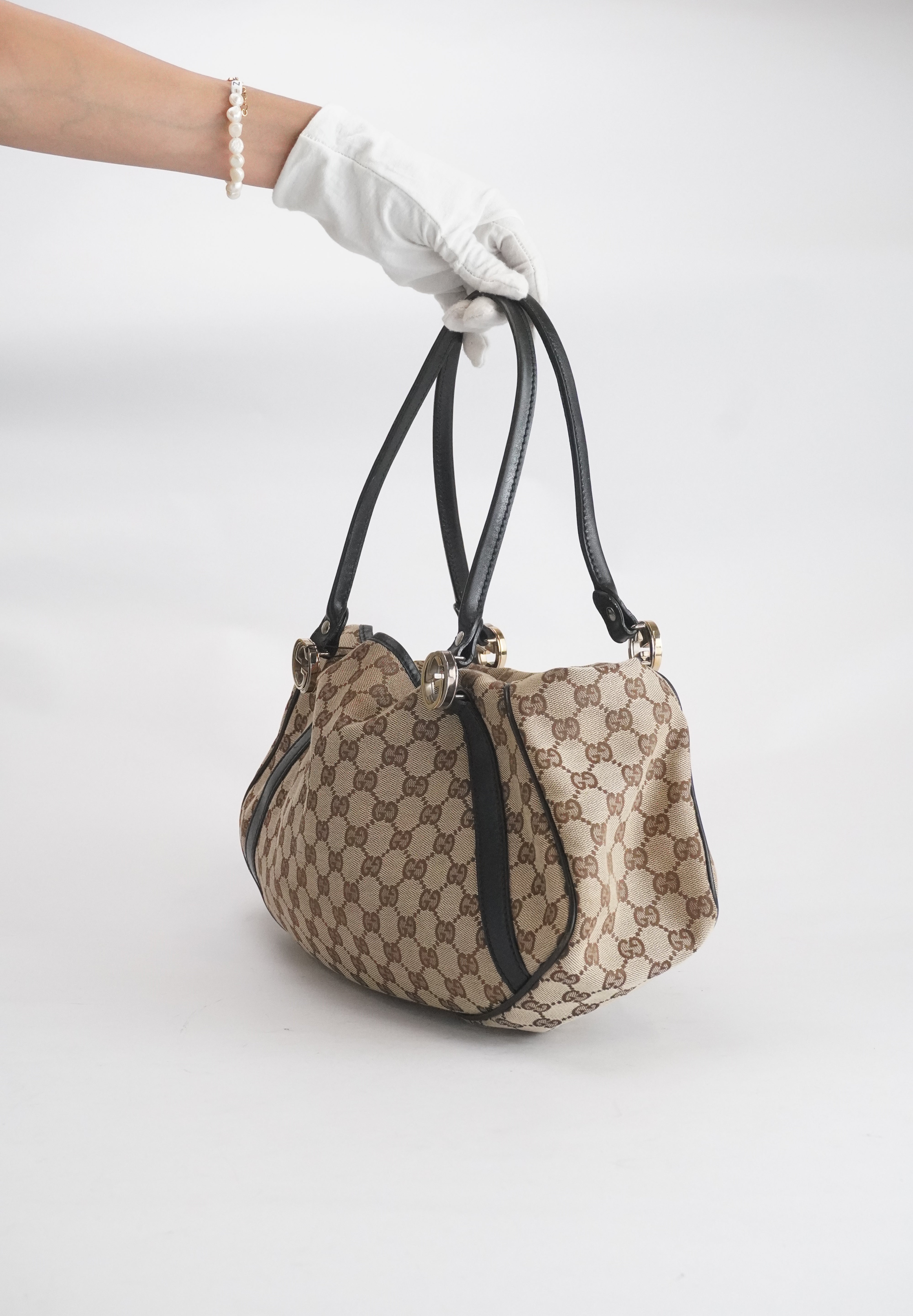 Gucci GG Canvas Shoulderbag
