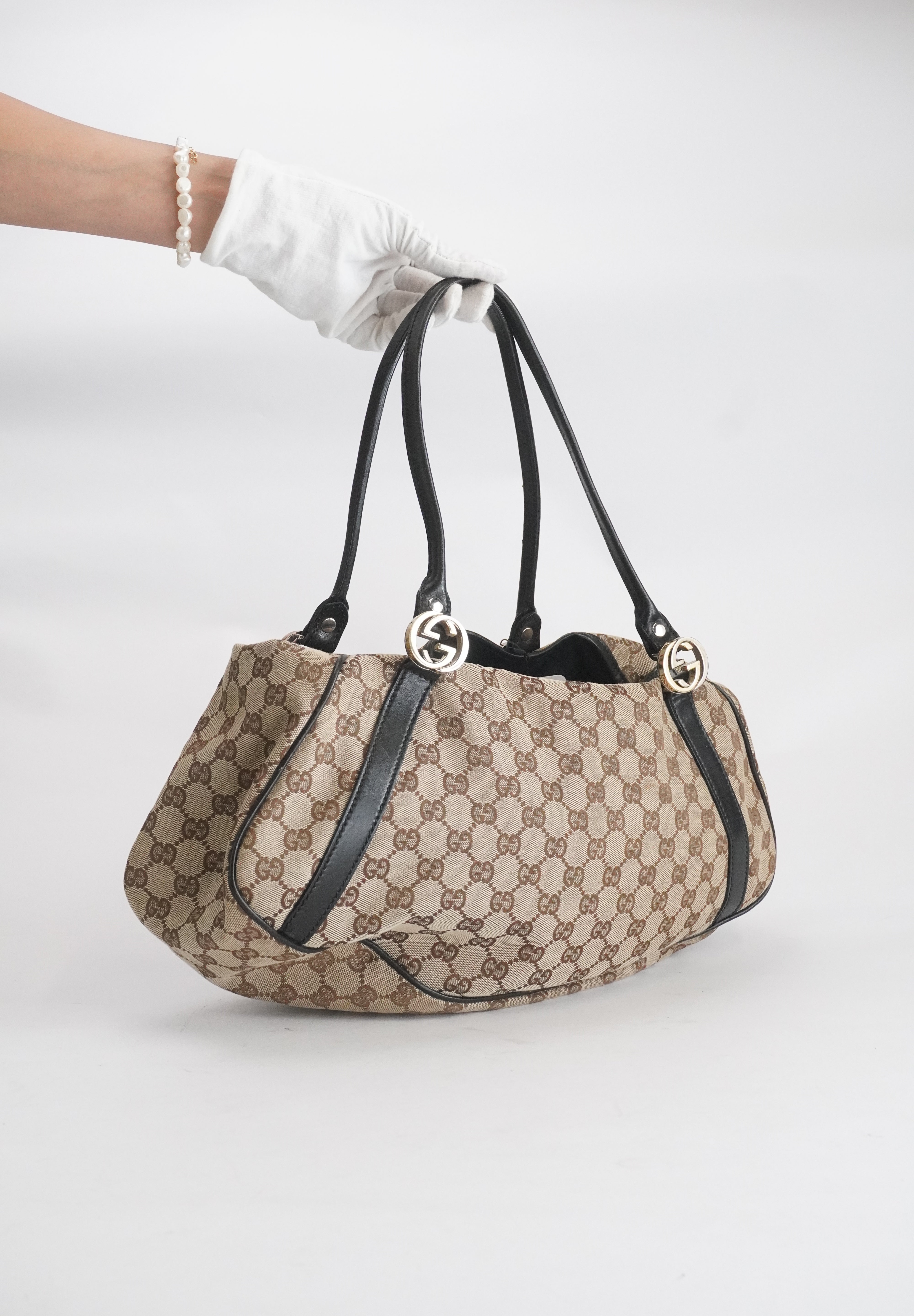 Gucci GG Canvas Shoulderbag