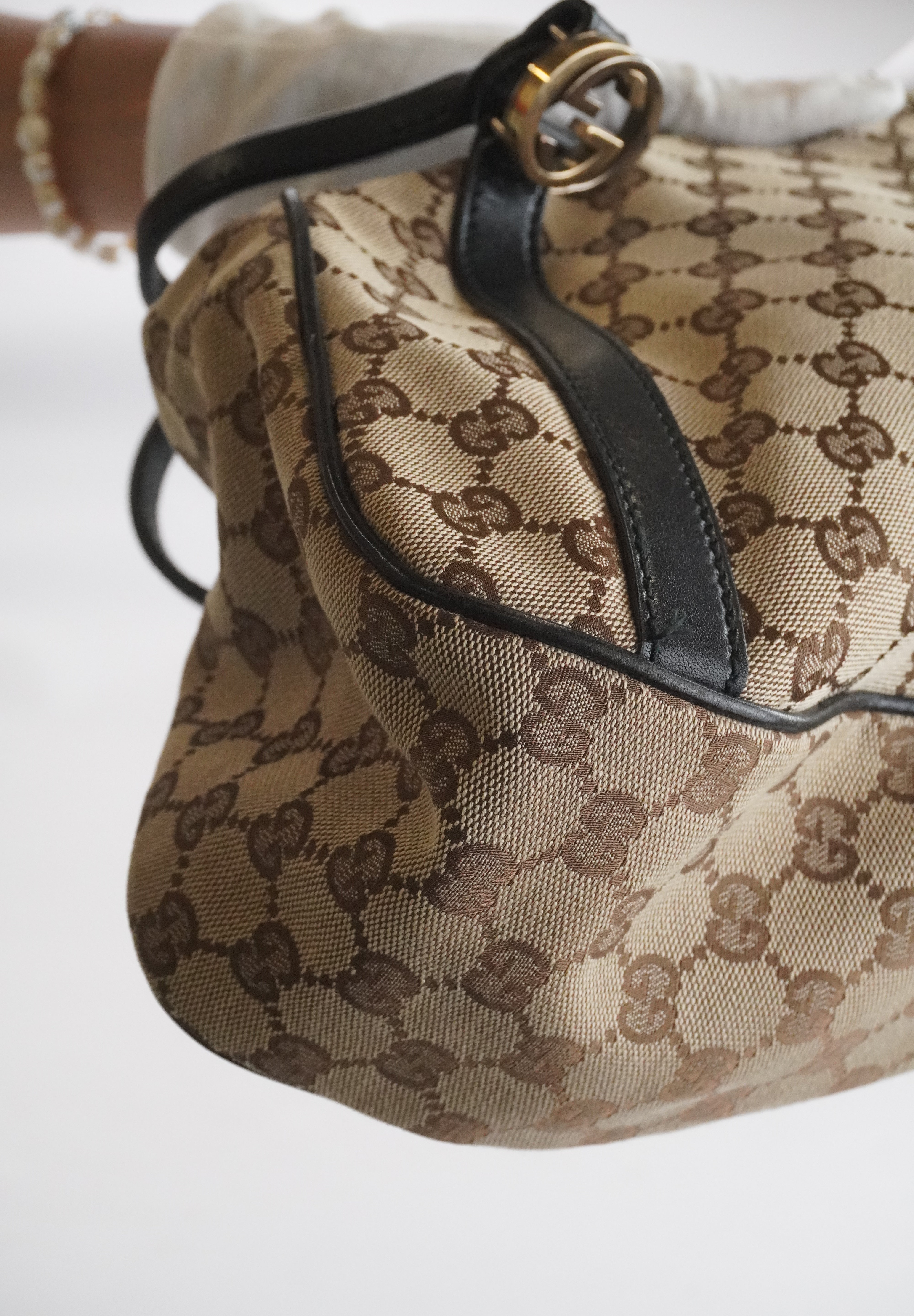 Gucci GG Canvas Shoulderbag