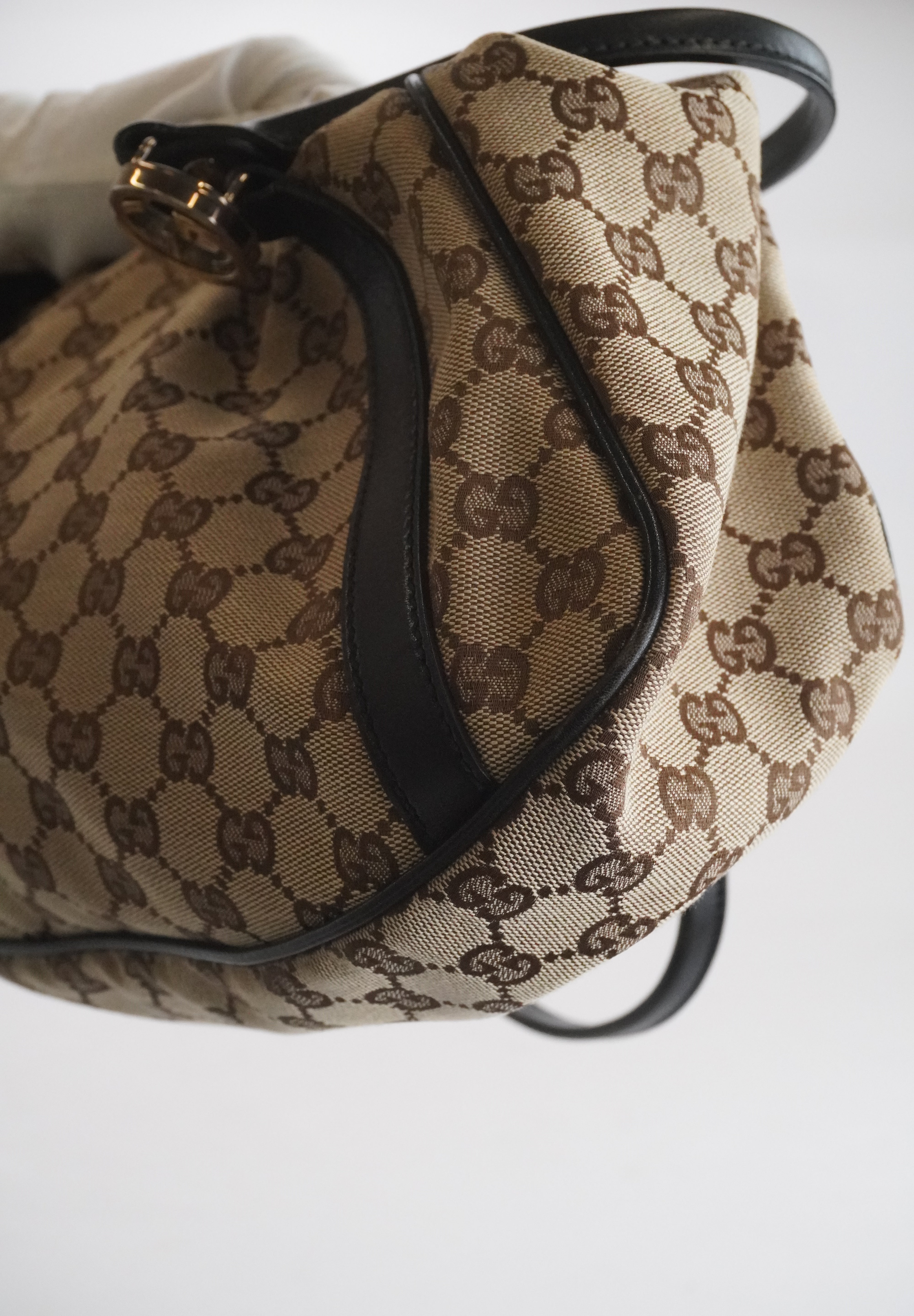 Gucci GG Canvas Shoulderbag