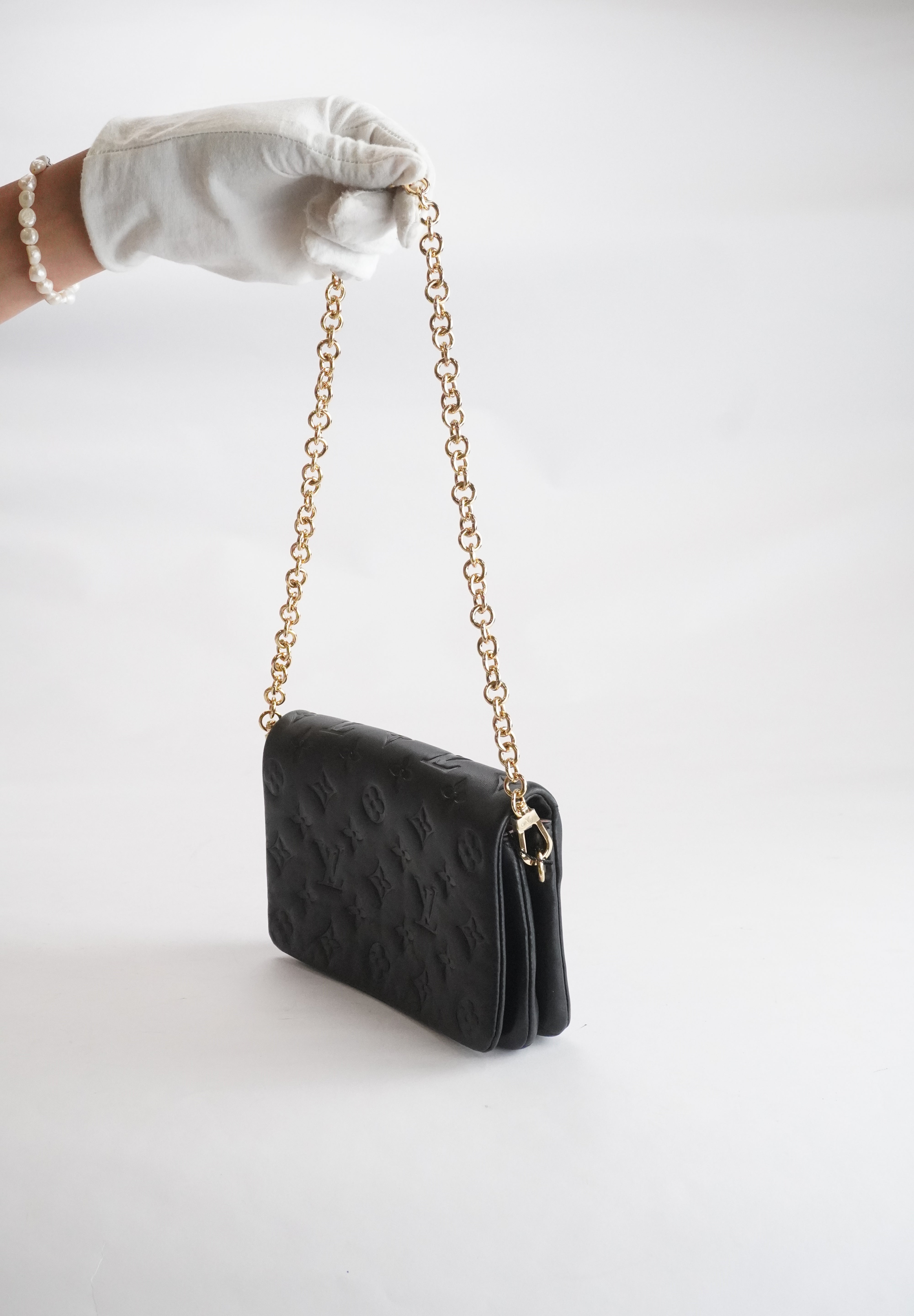 LOUIS VUITTON Pochette Cousin