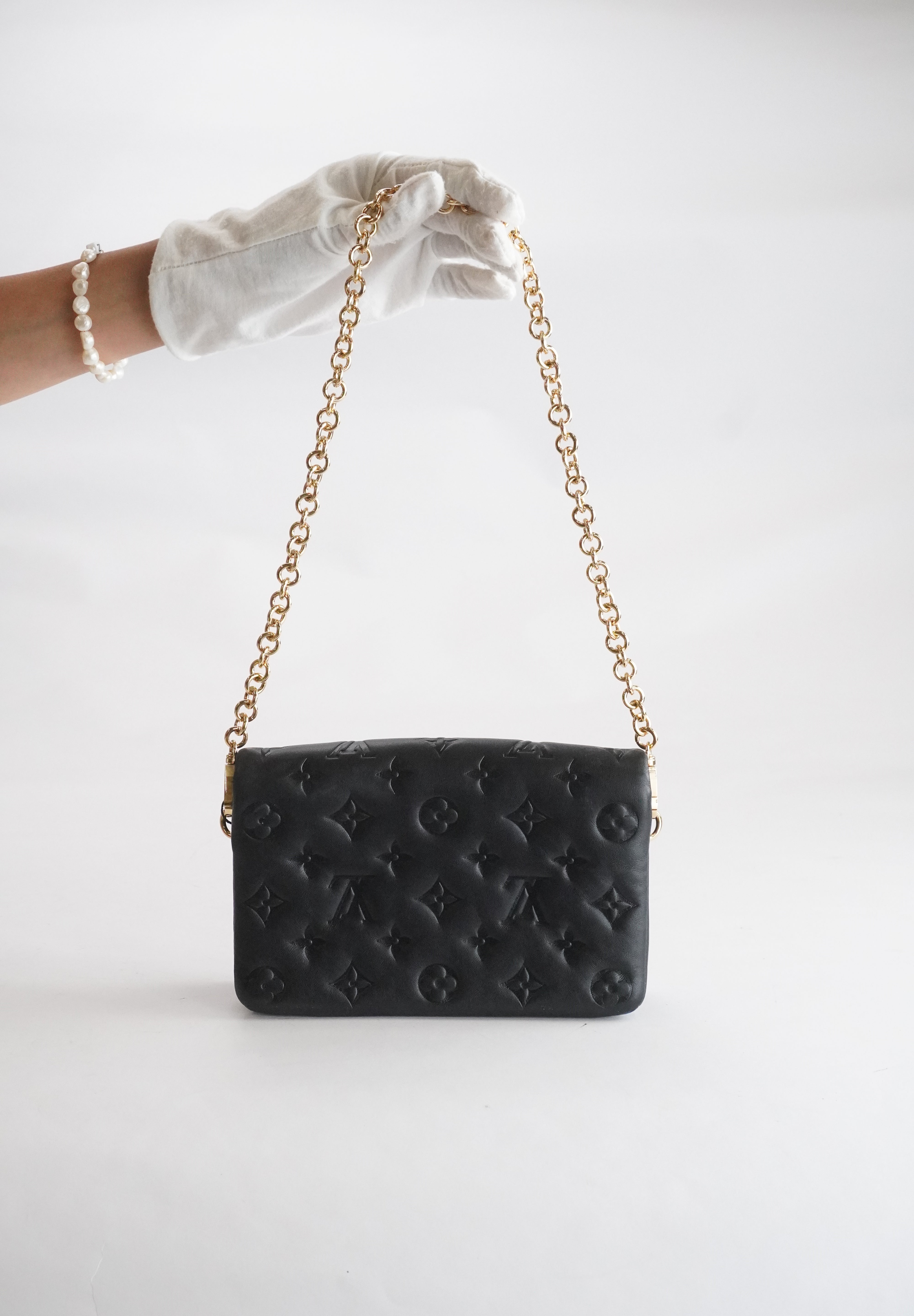 LOUIS VUITTON Pochette Cousin