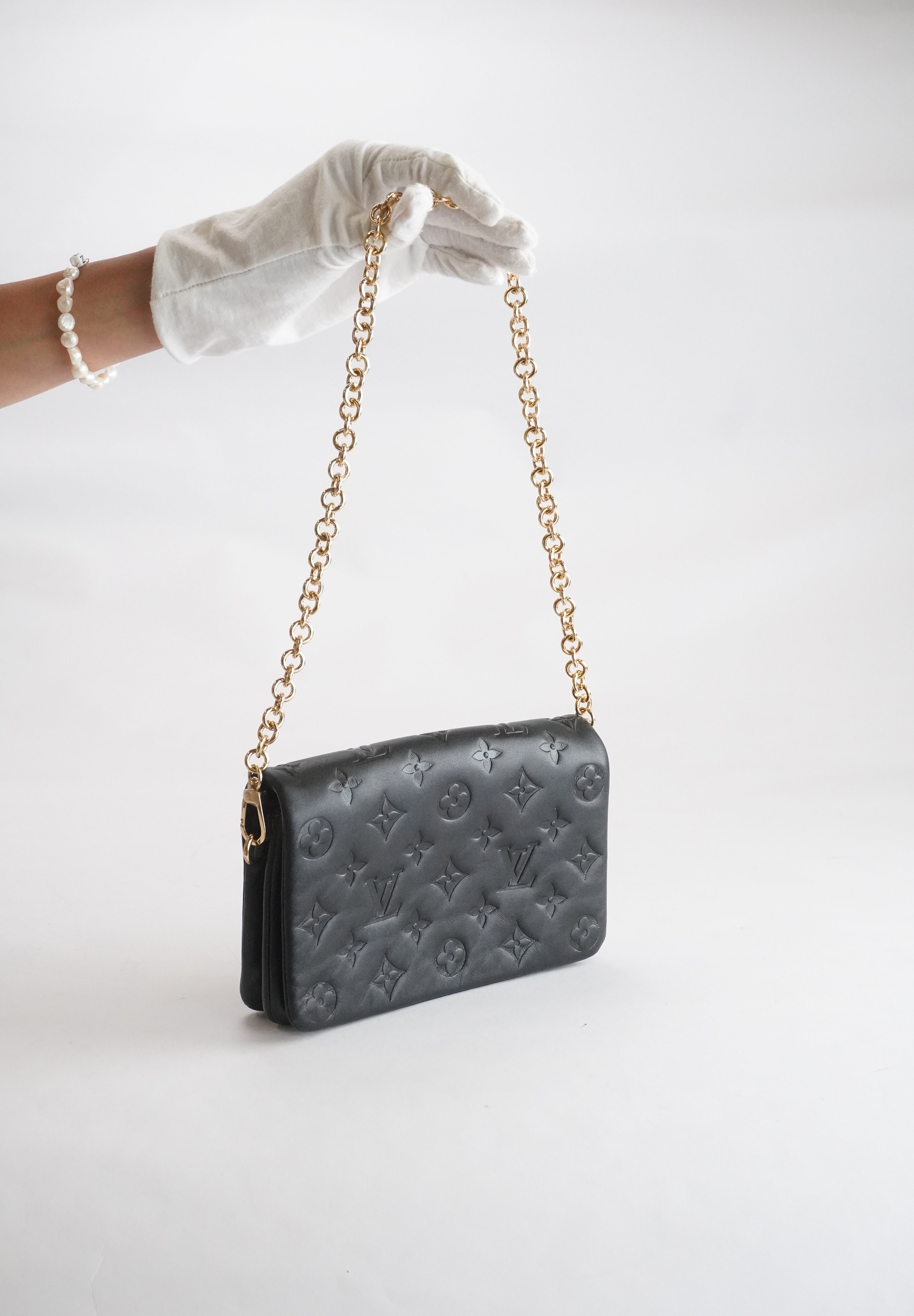 LOUIS VUITTON Pochette Cousin