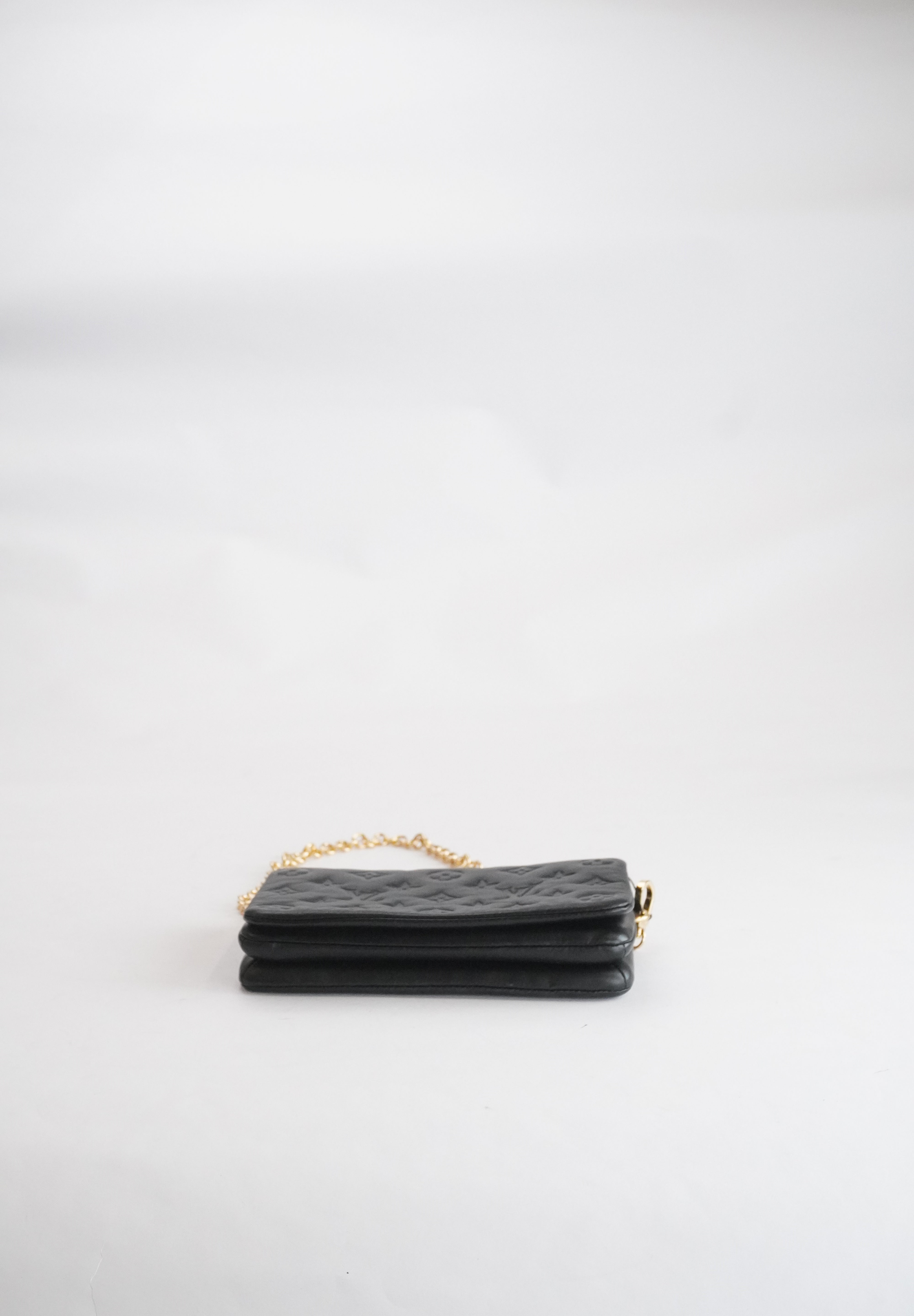 LOUIS VUITTON Pochette Cousin