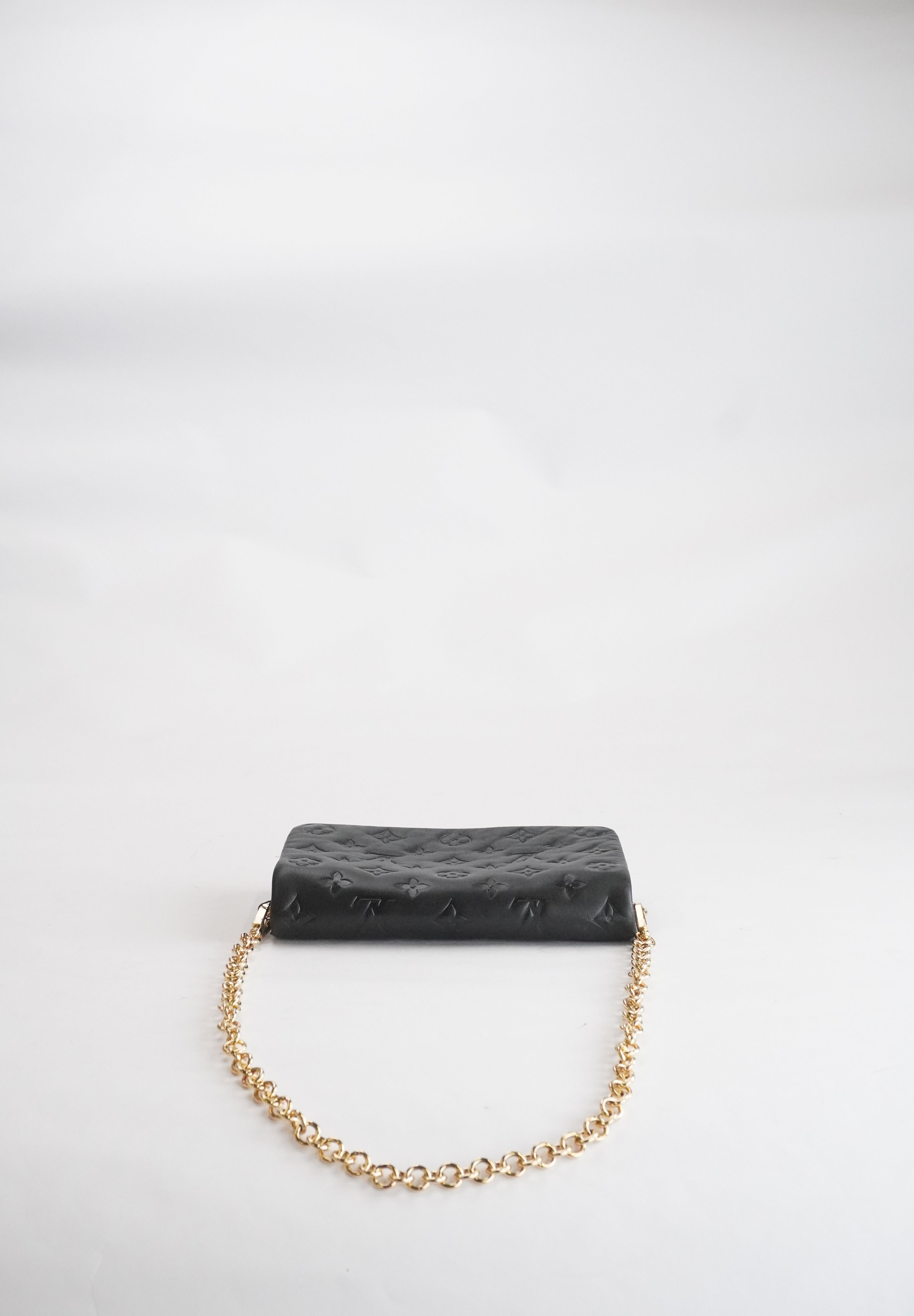 LOUIS VUITTON Pochette Cousin