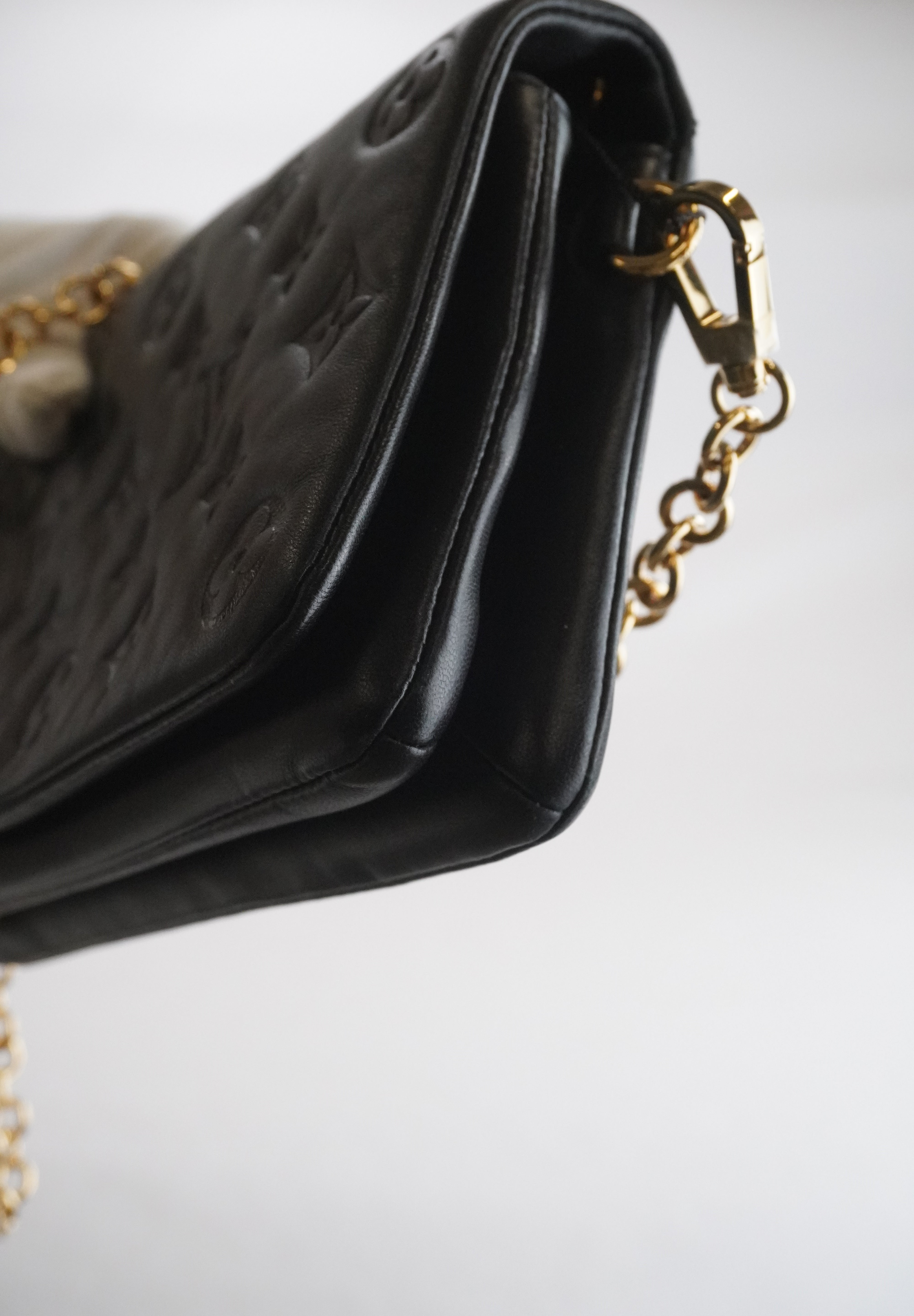 LOUIS VUITTON Pochette Cousin