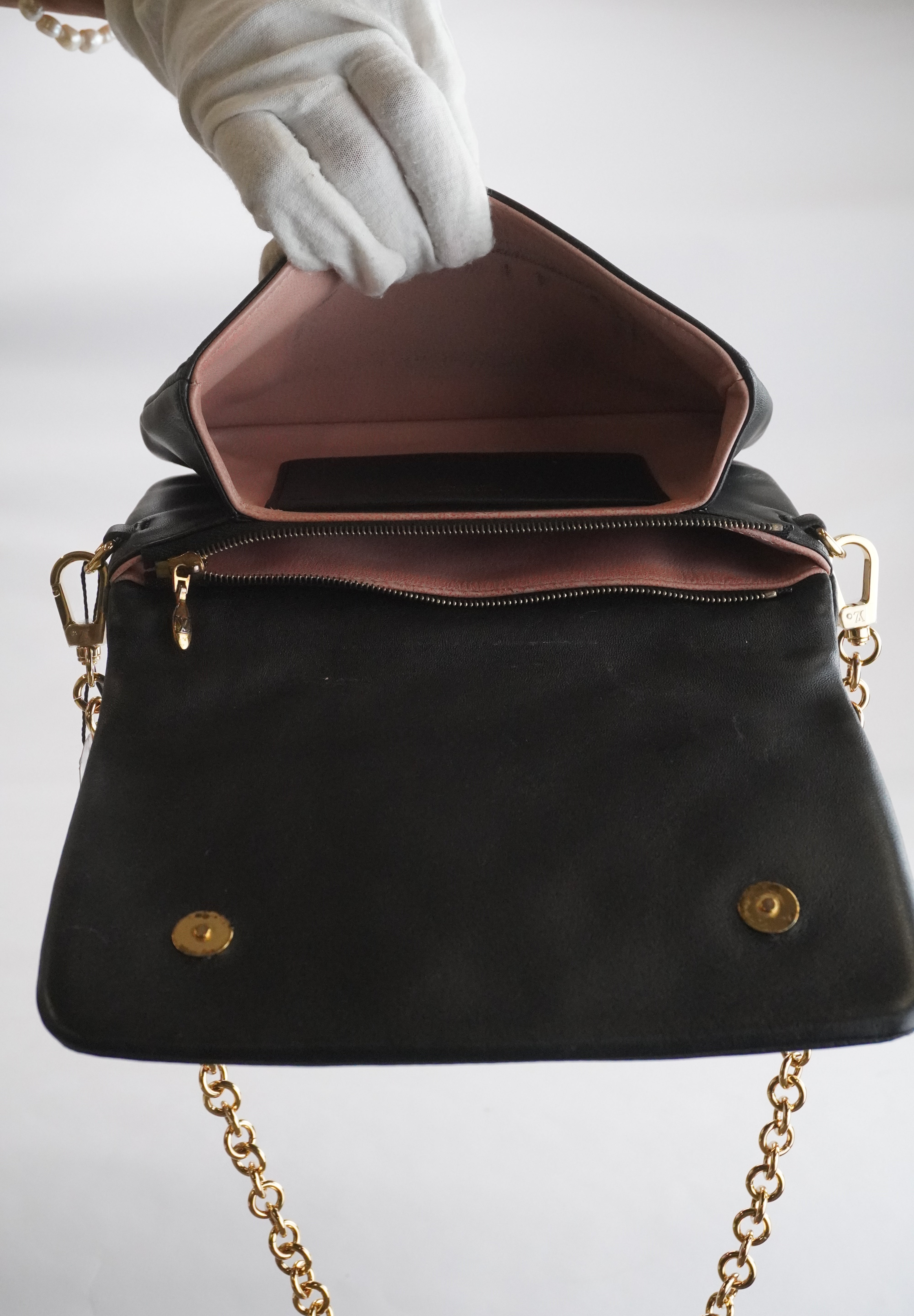 LOUIS VUITTON Pochette Cousin