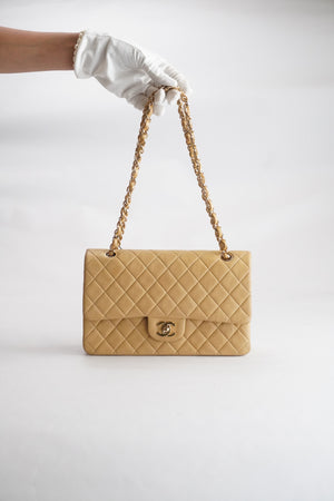 CHANEL Classic Flapbag Medium Beige