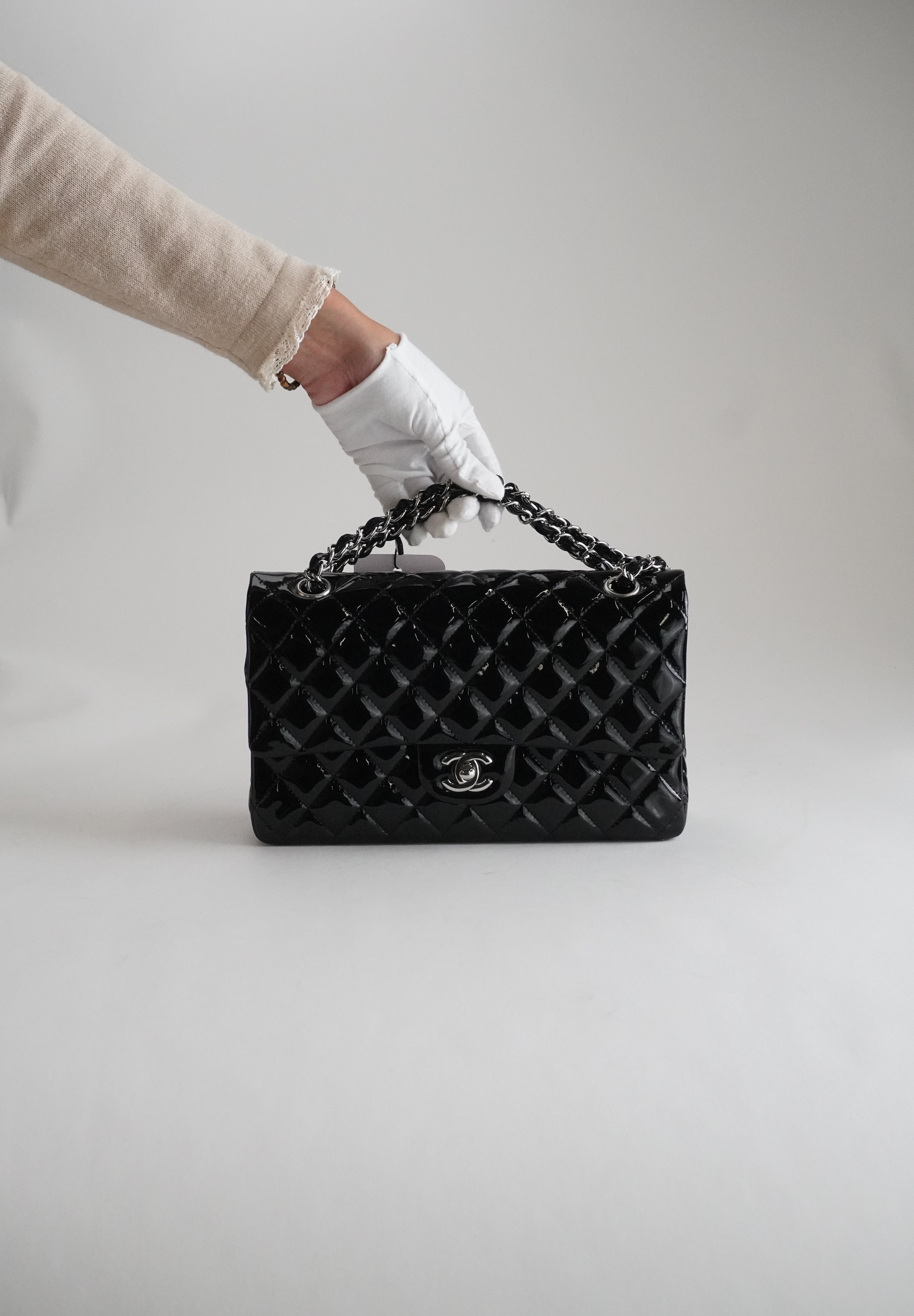 Chanel Classic Flapbag Medium patent leather