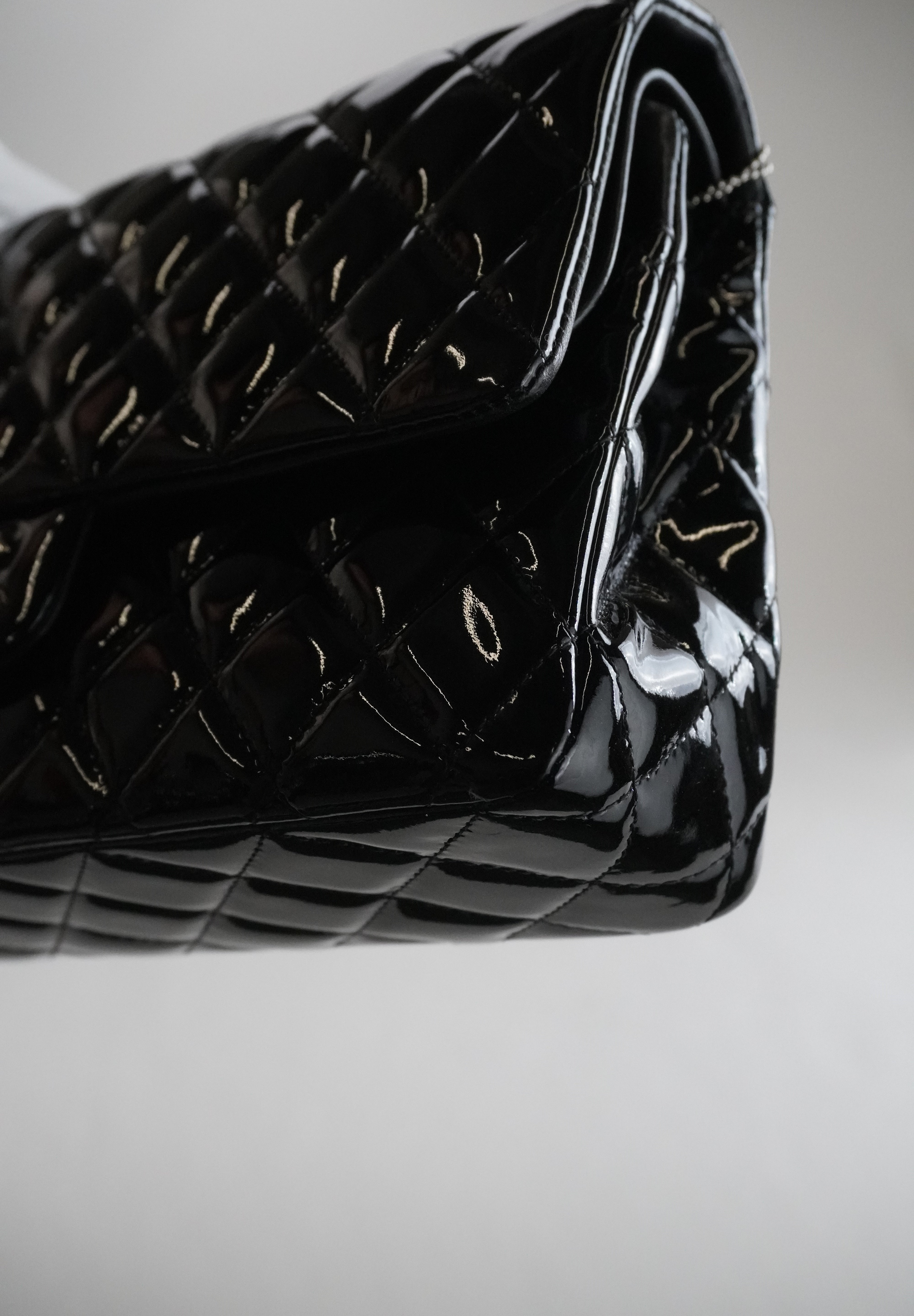 Chanel Classic Flapbag Medium patent leather