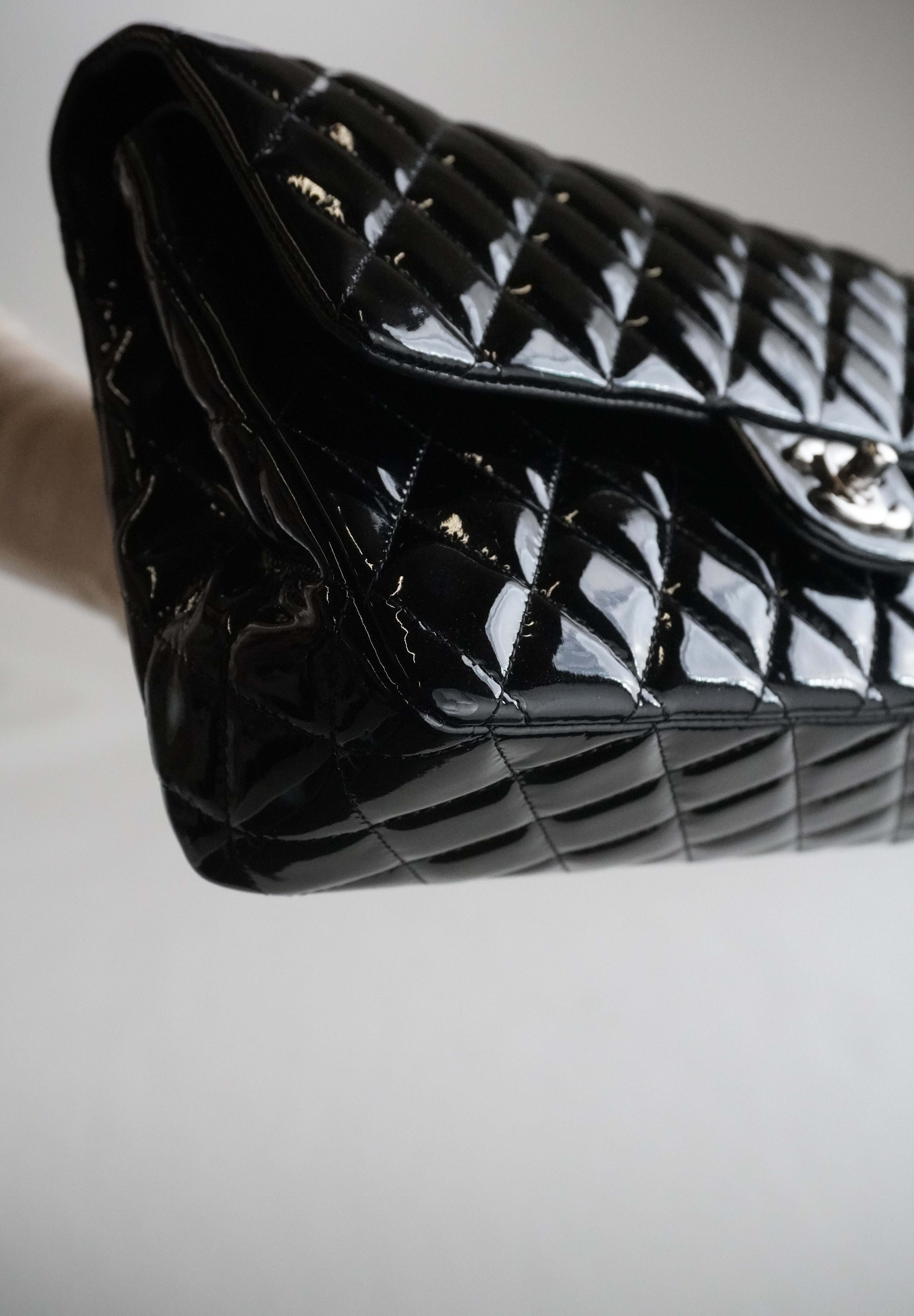 Chanel Classic Flapbag Medium patent leather