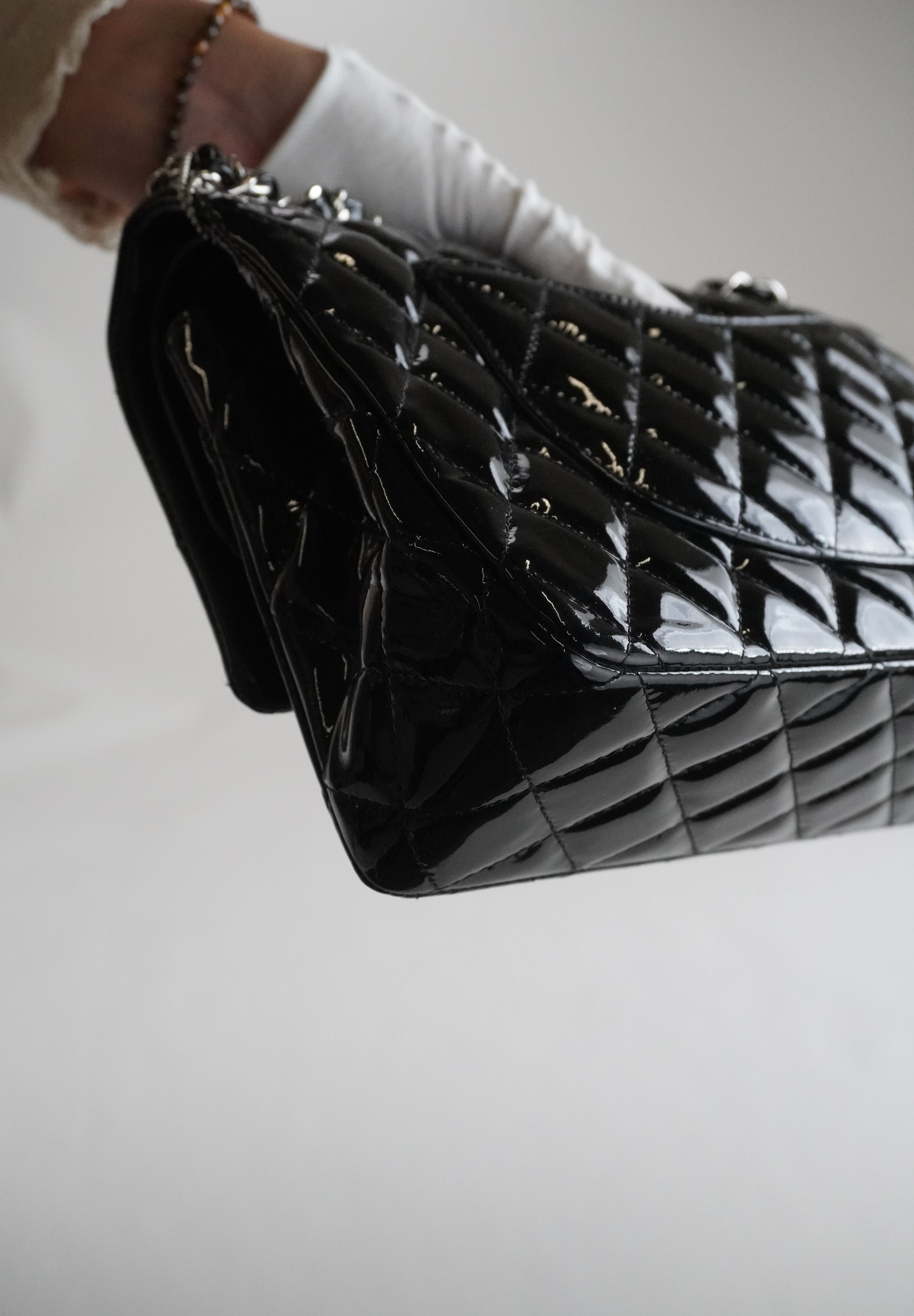 Chanel Classic Flapbag Medium patent leather