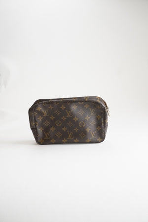 Louis Vuitton Trousse 23