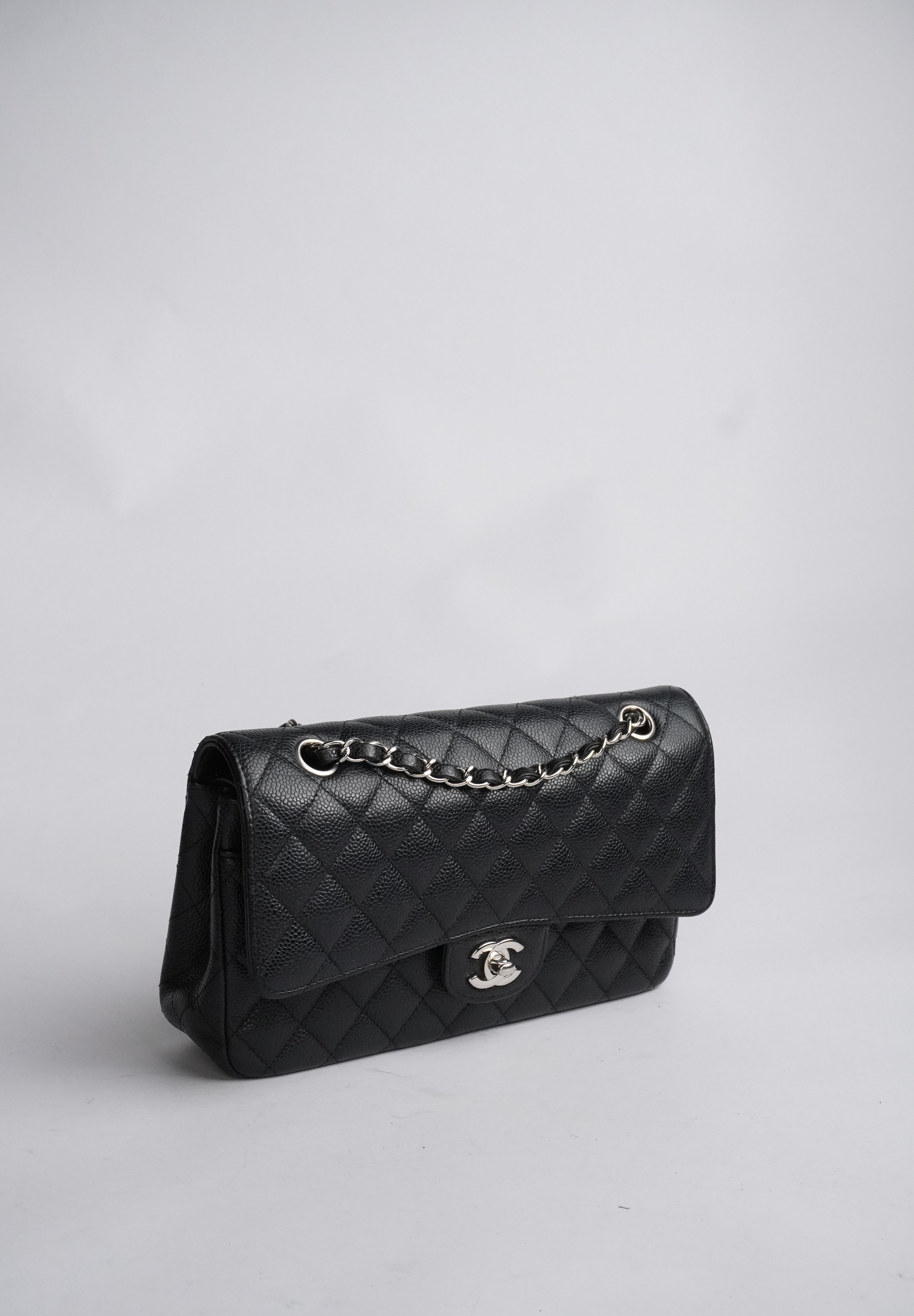 Chanel Classic Double Flapbag Caviar Medium SHW