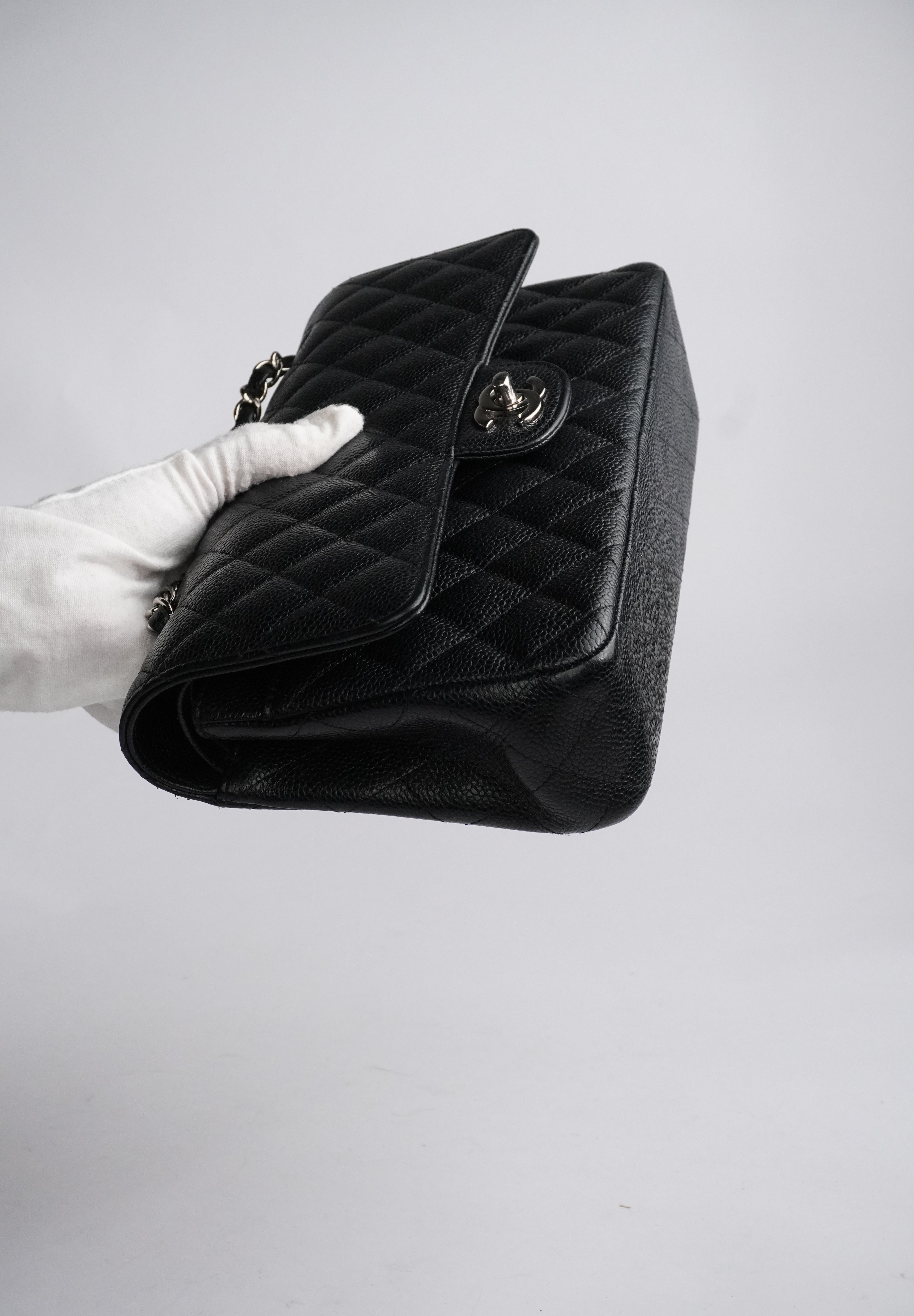 Chanel Classic Double Flapbag Caviar Medium SHW