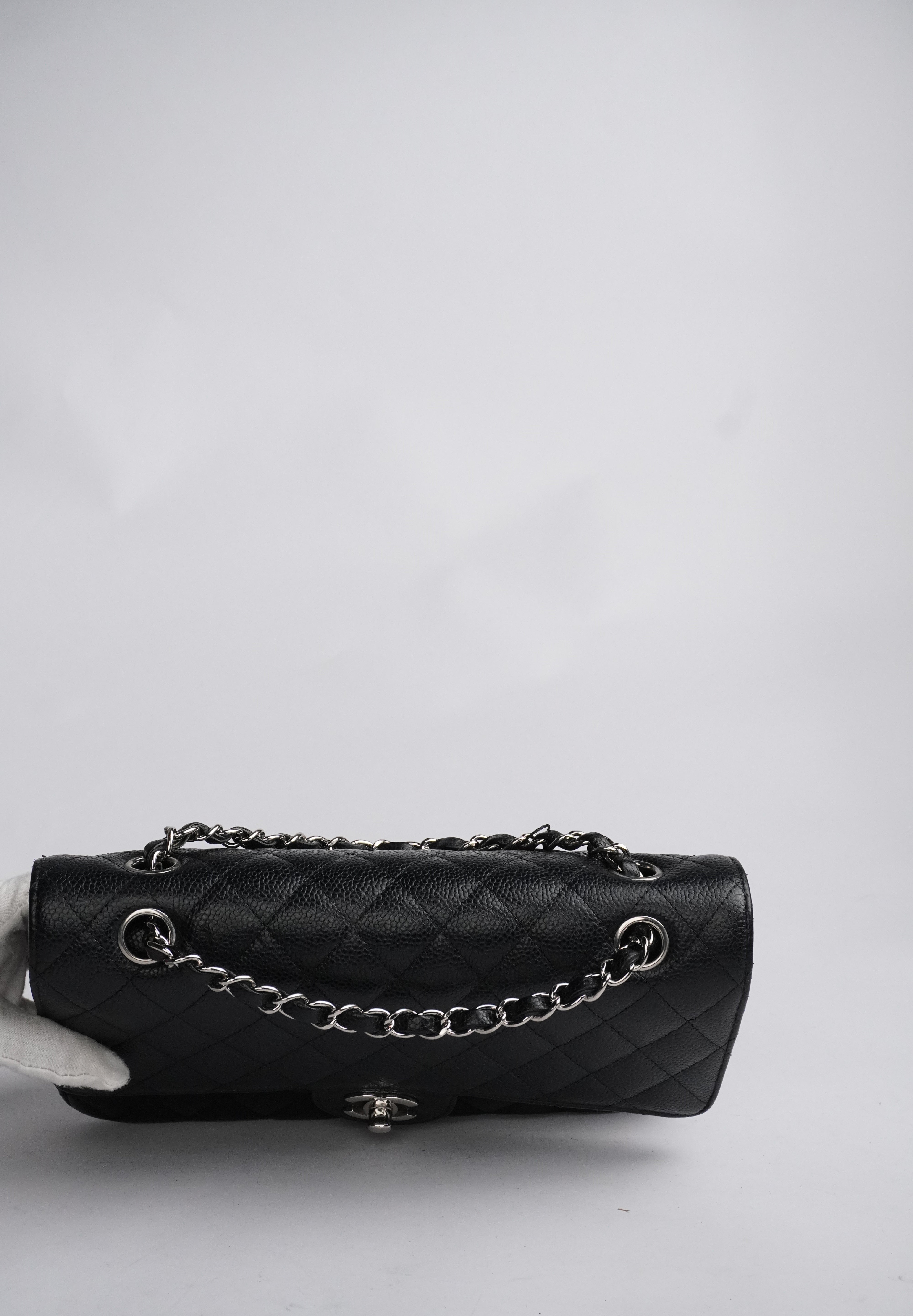 Chanel Classic Double Flapbag Caviar Medium SHW