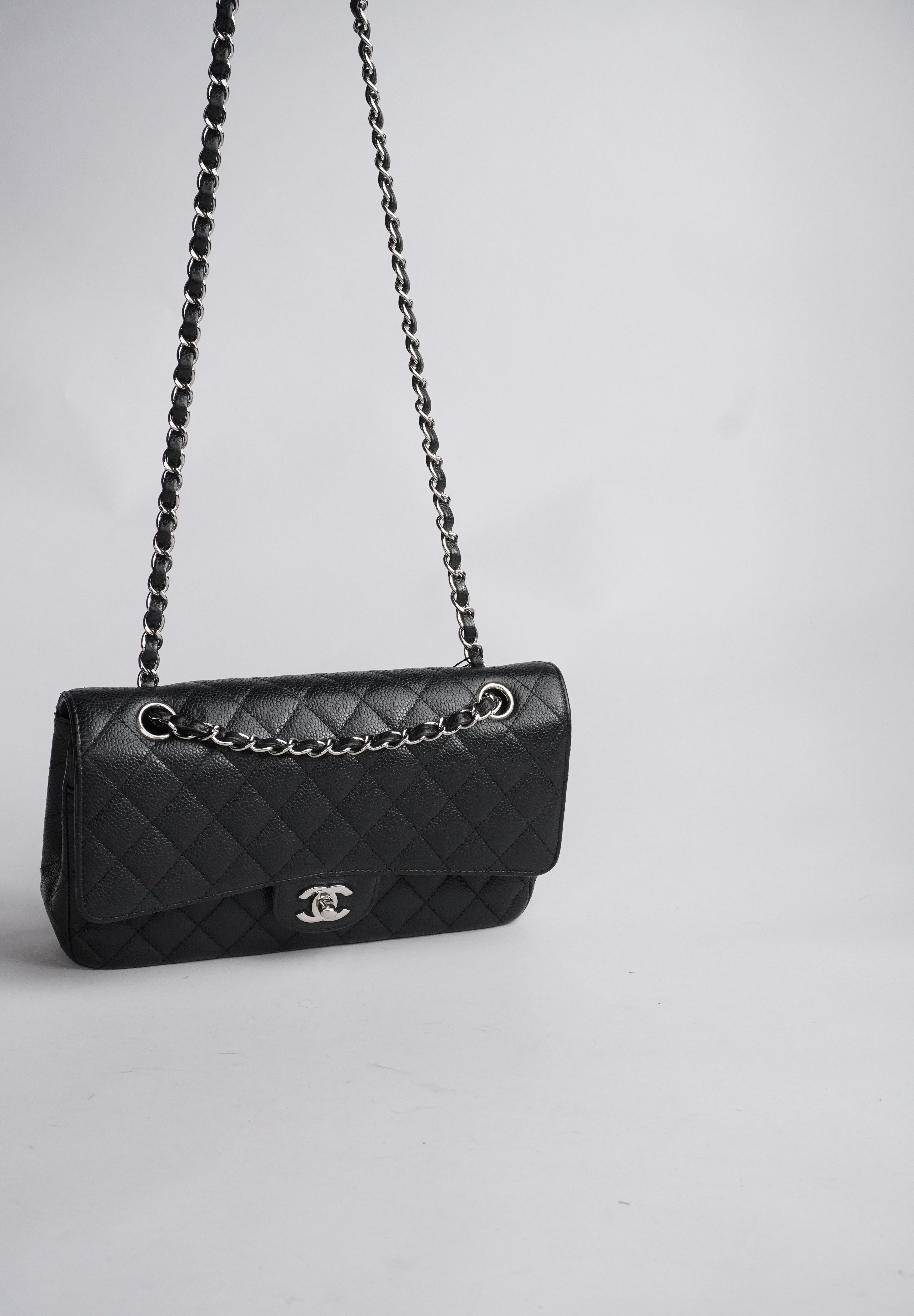 Chanel Classic Double Flapbag Caviar Medium SHW