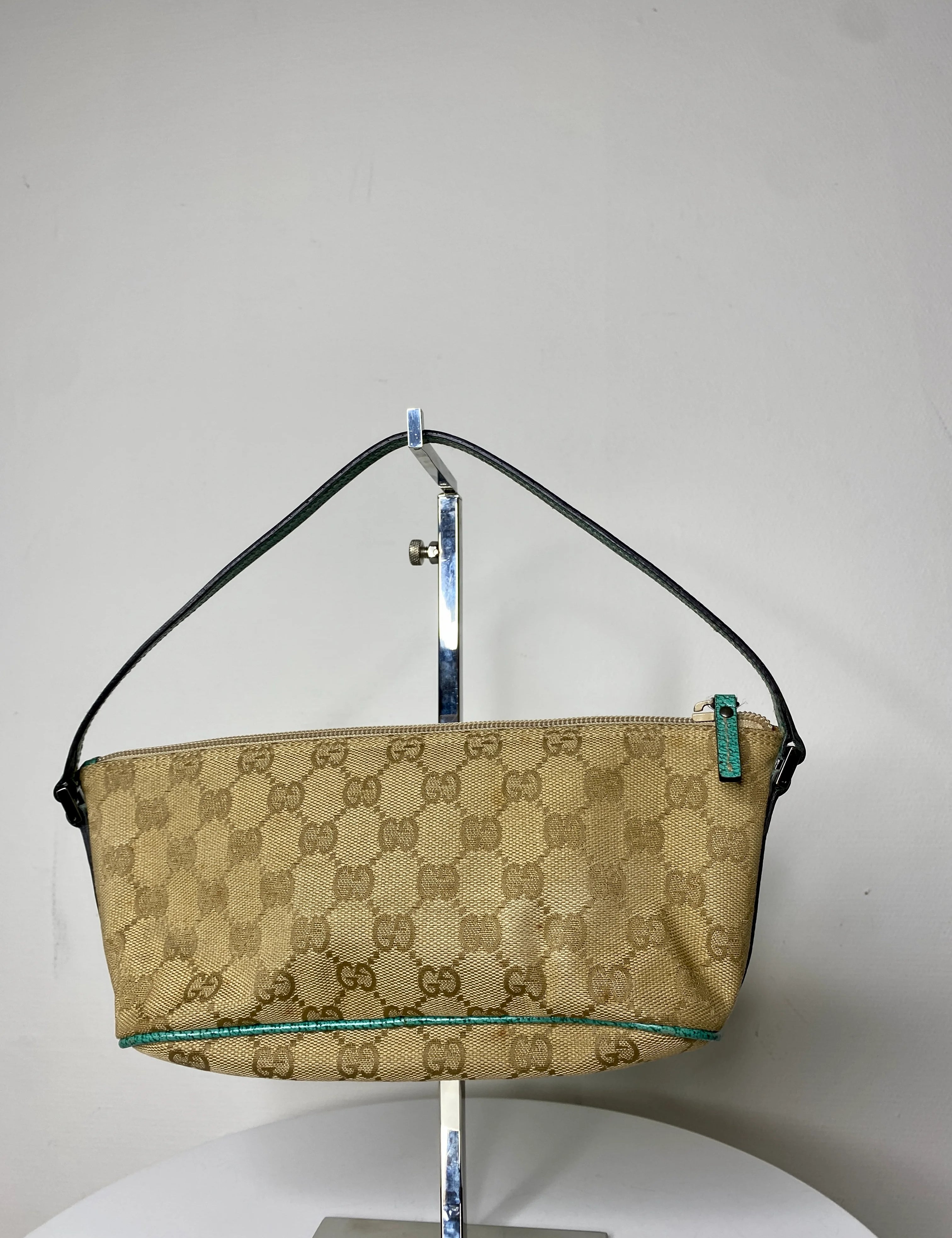 GucciBoatBagMintgreenachterkant.webp