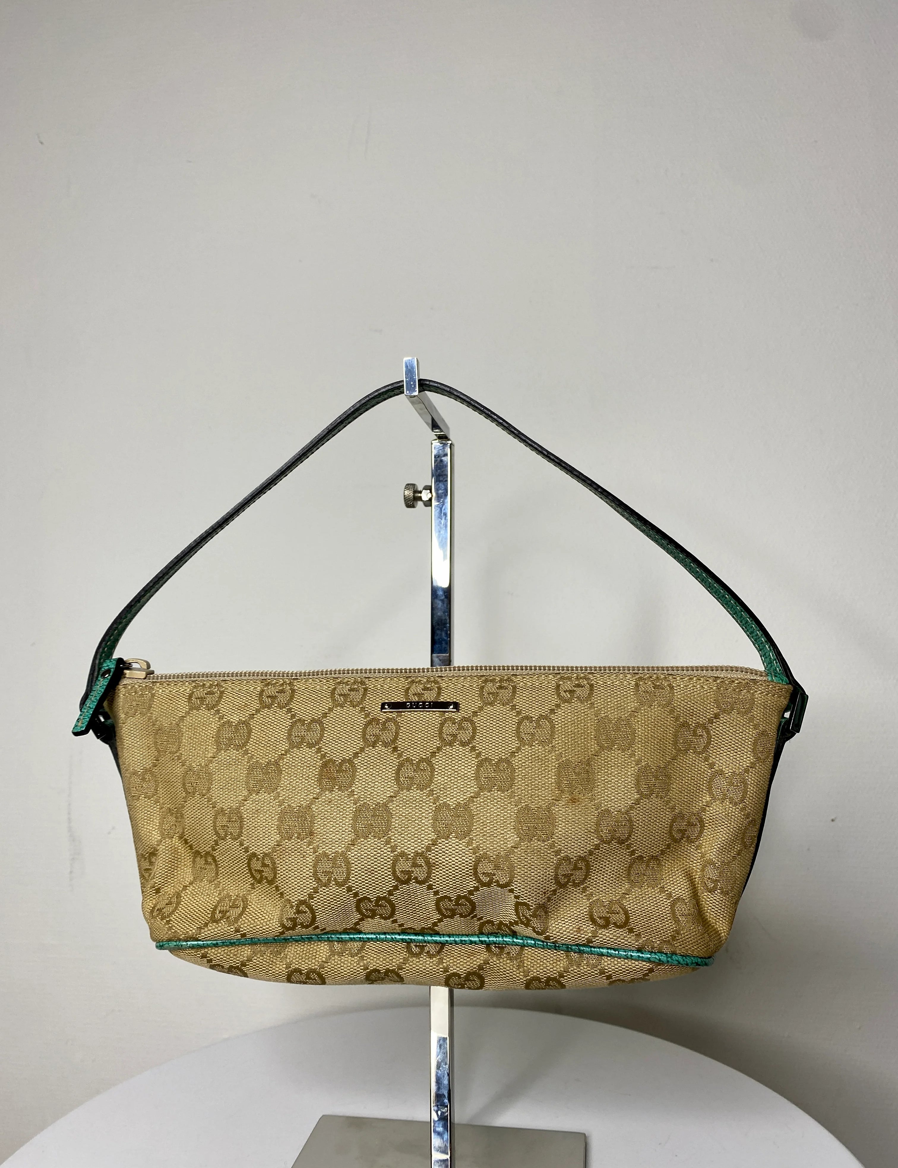 GucciBoatBagMintgreenvoorkant.webp