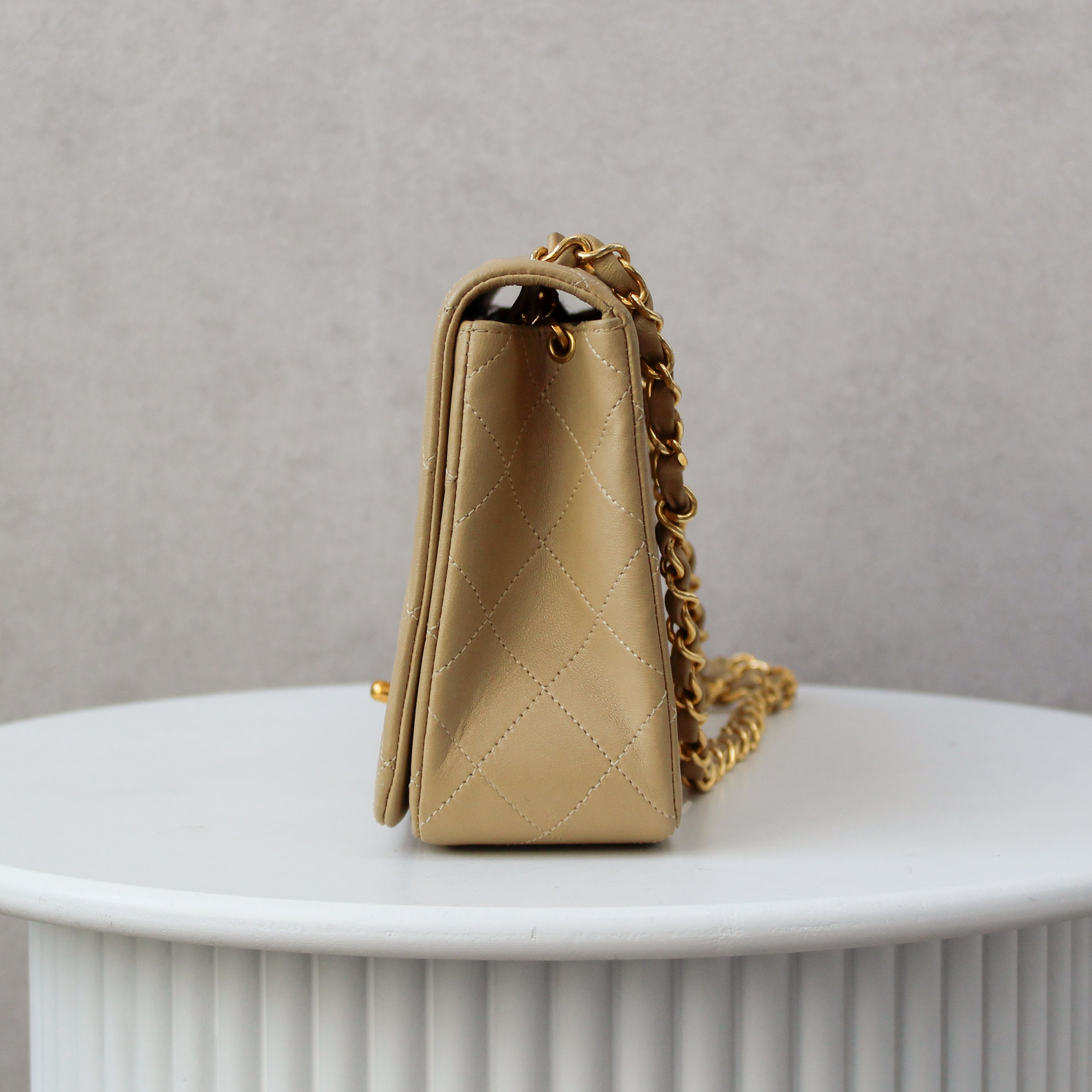 Chanel Full Flap Beige 24k ghw Crossbody (1989-1991)