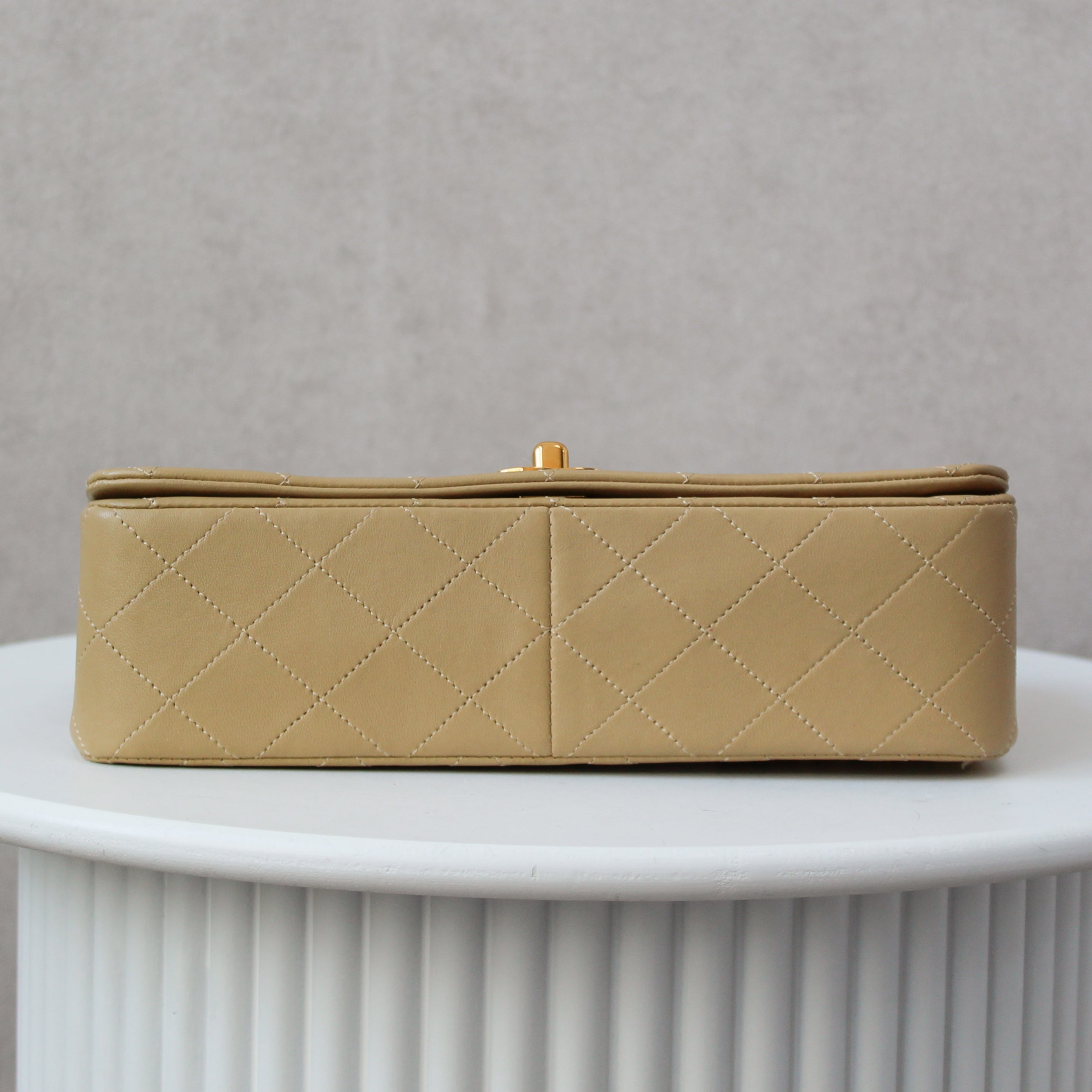 Chanel Full Flap Beige 24k ghw Crossbody (1989-1991)