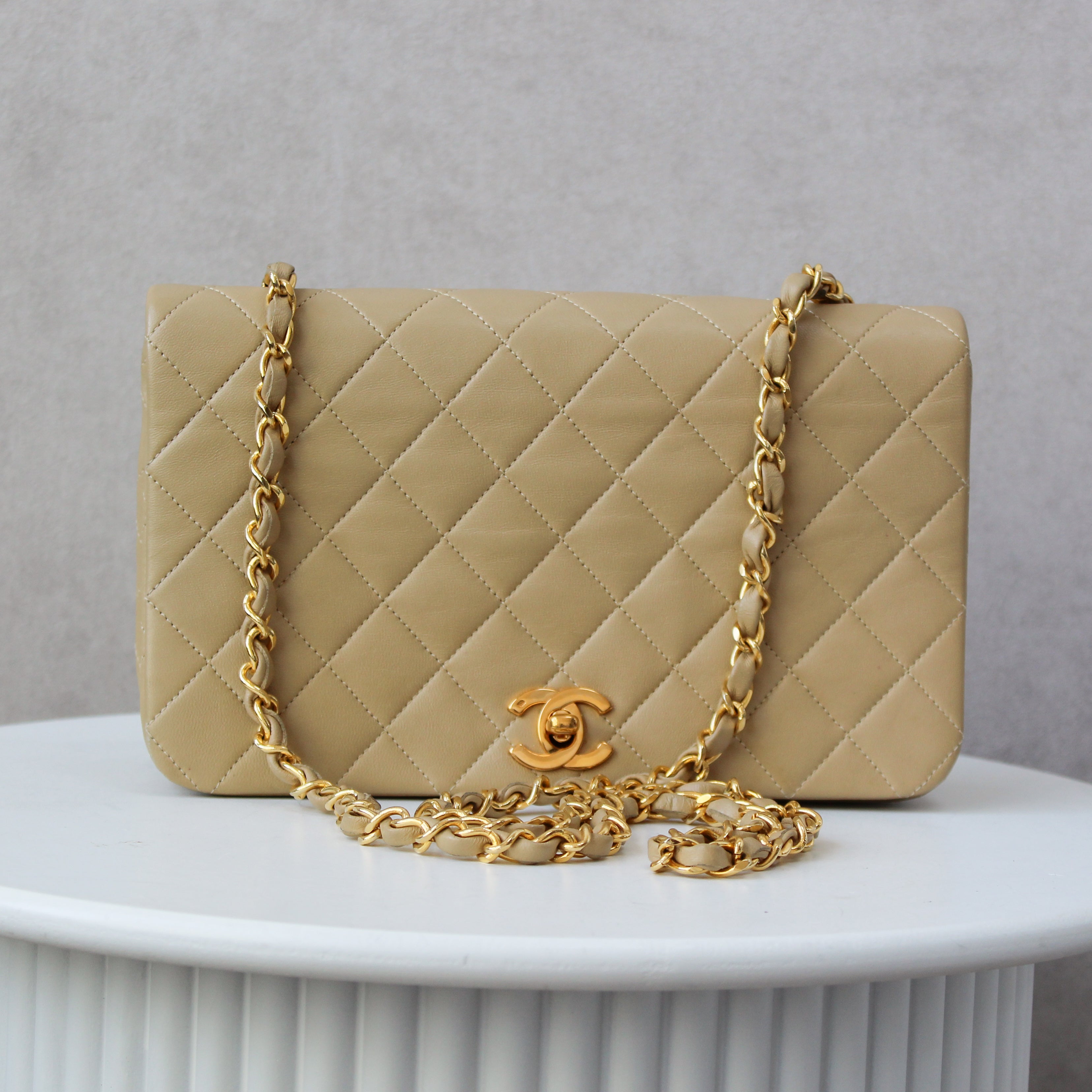 Chanel Full Flap Beige 24k ghw Crossbody (1989-1991)