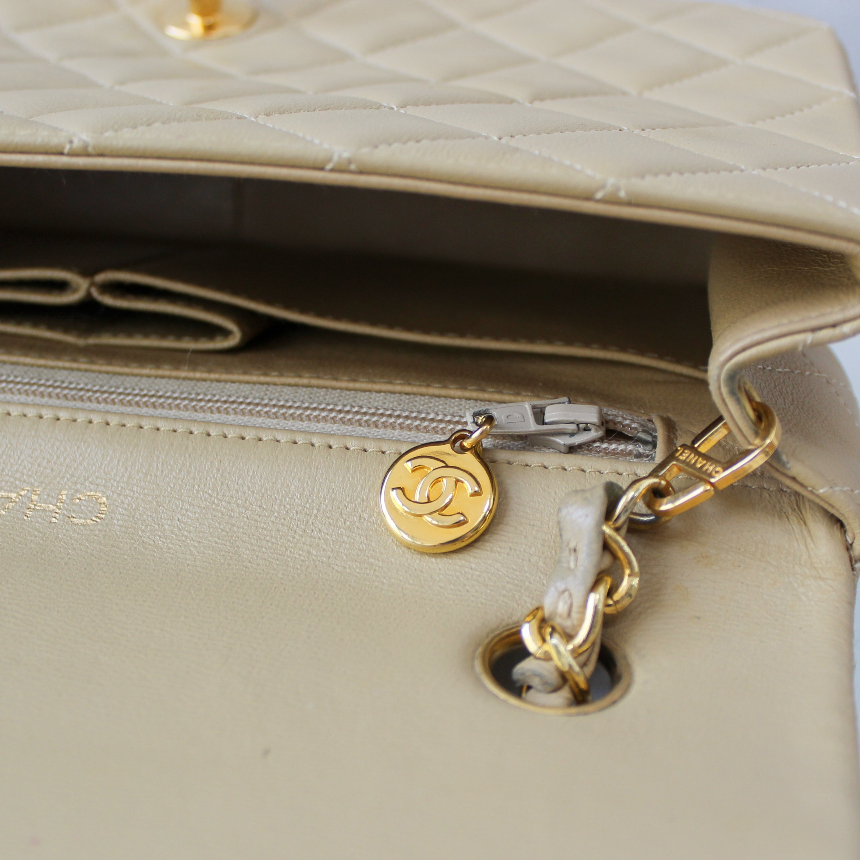 Chanel Full Flap Beige 24k ghw Crossbody (1989-1991)