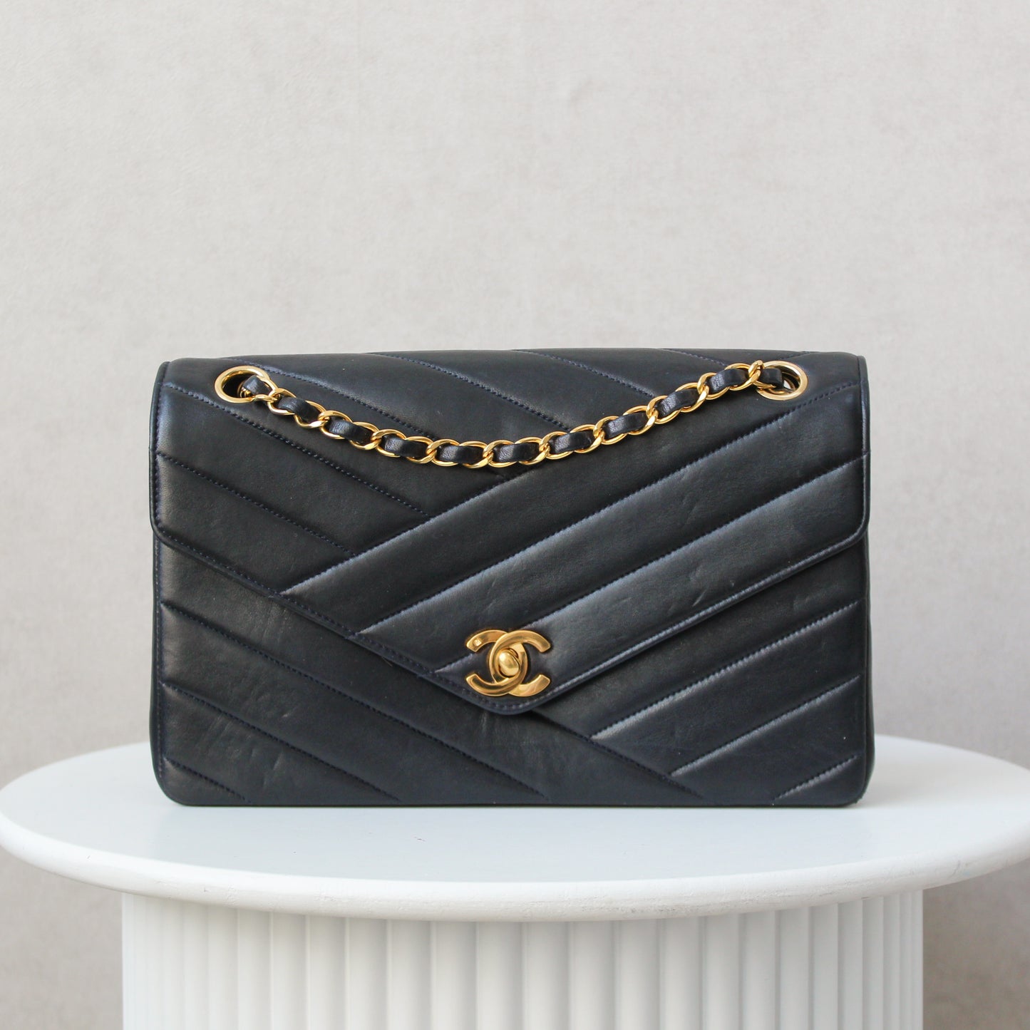 Chanel Flapbag Medium Chevron Navy Blue