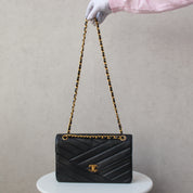 Chanel Flapbag Medium Chevron Marine Blauw