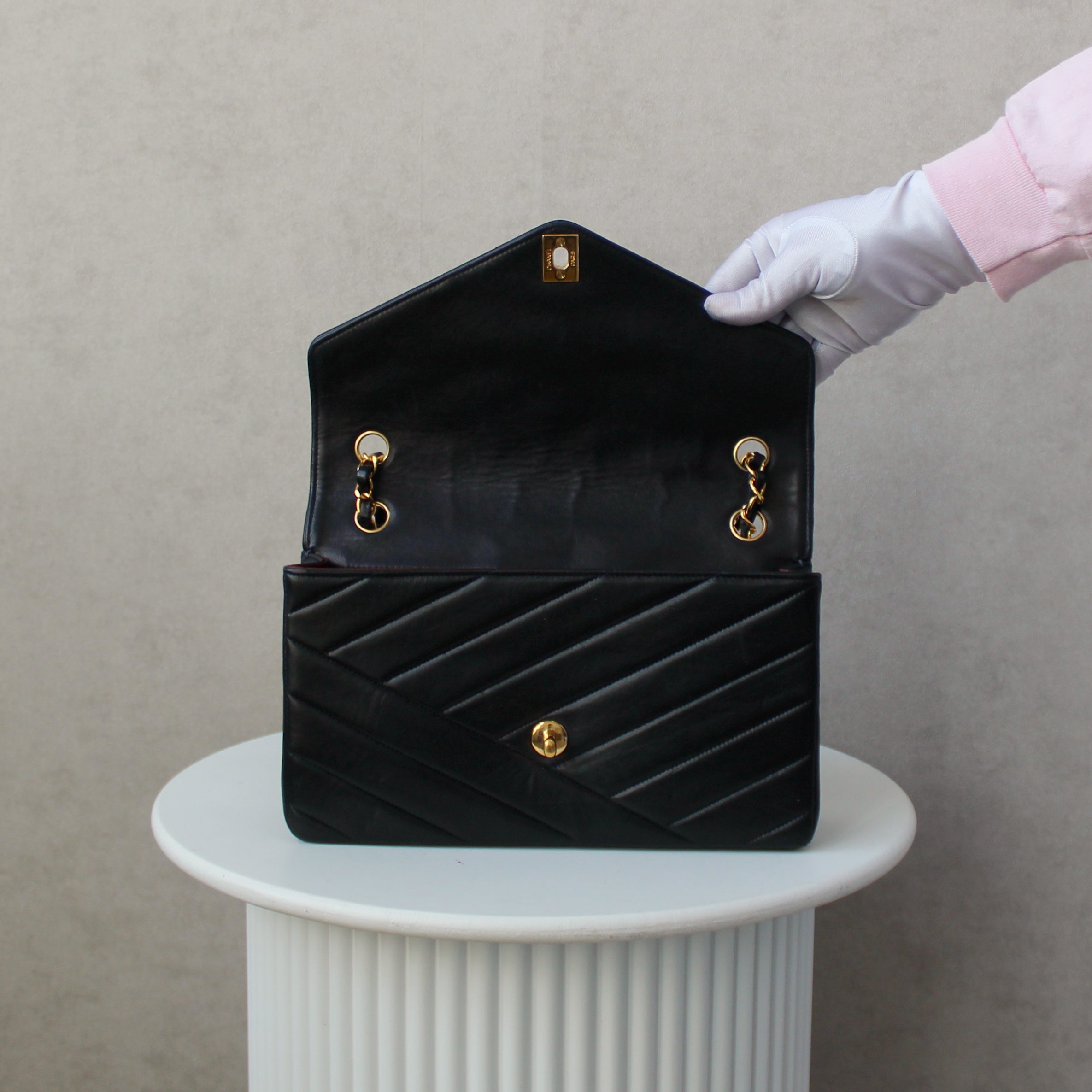 Chanel Flapbag Medium Chevron Marine Blauw