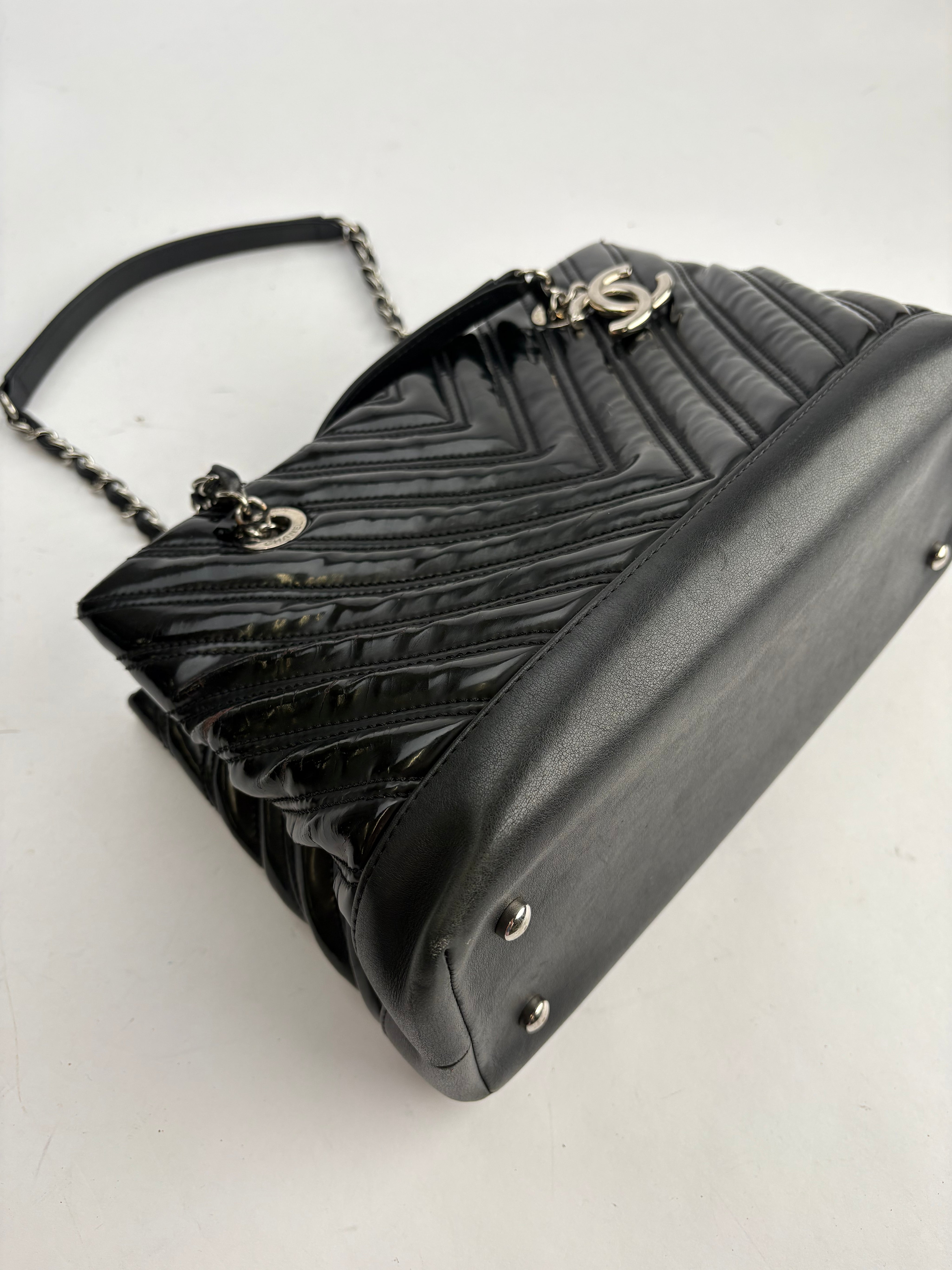 CHANEL Chevron Medium Tote