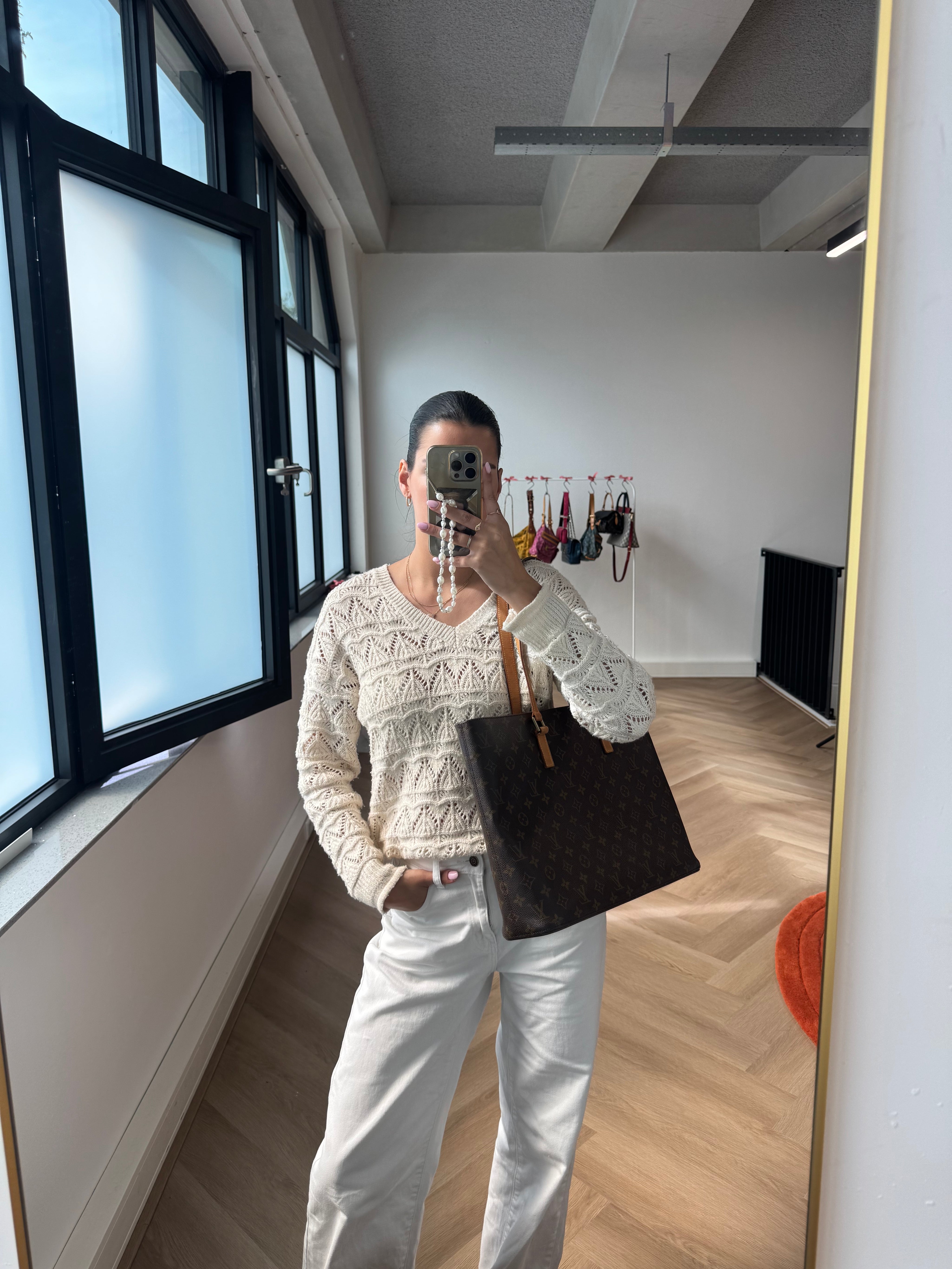 LOUIS VUITTON Luco GM Monogram
