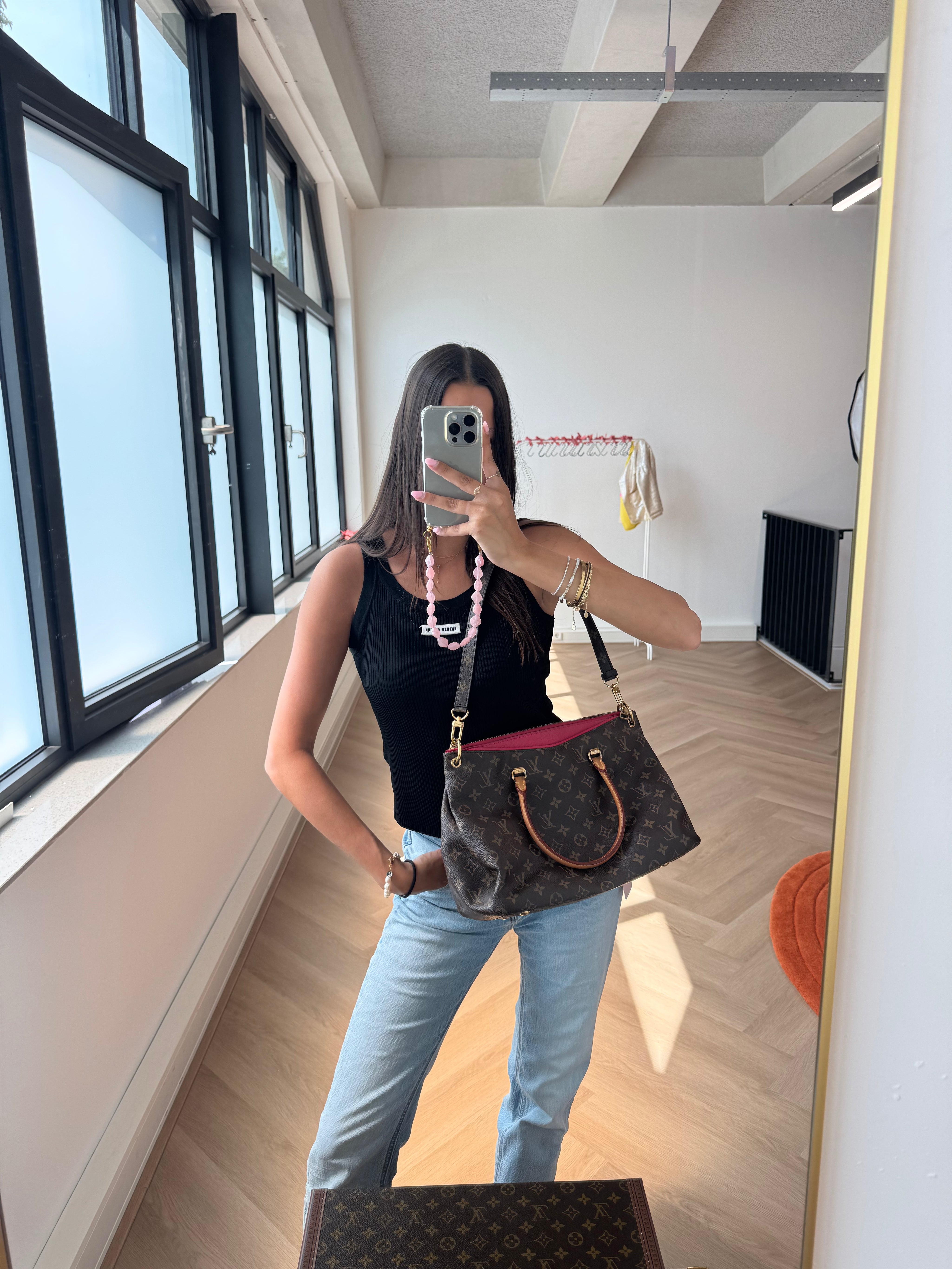 LOUIS VUITTON Pallas
