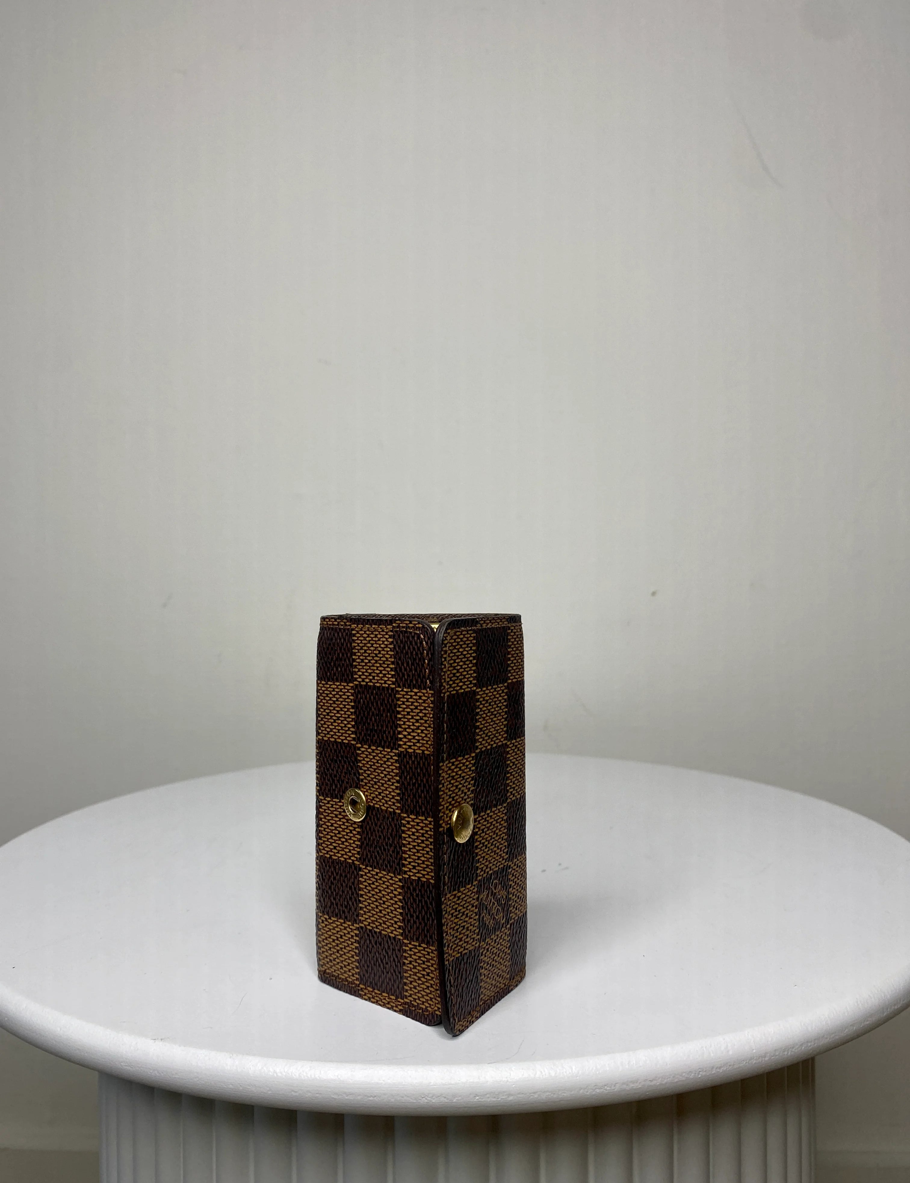 LouisVuittonKeyholder4Damiervoor.webp
