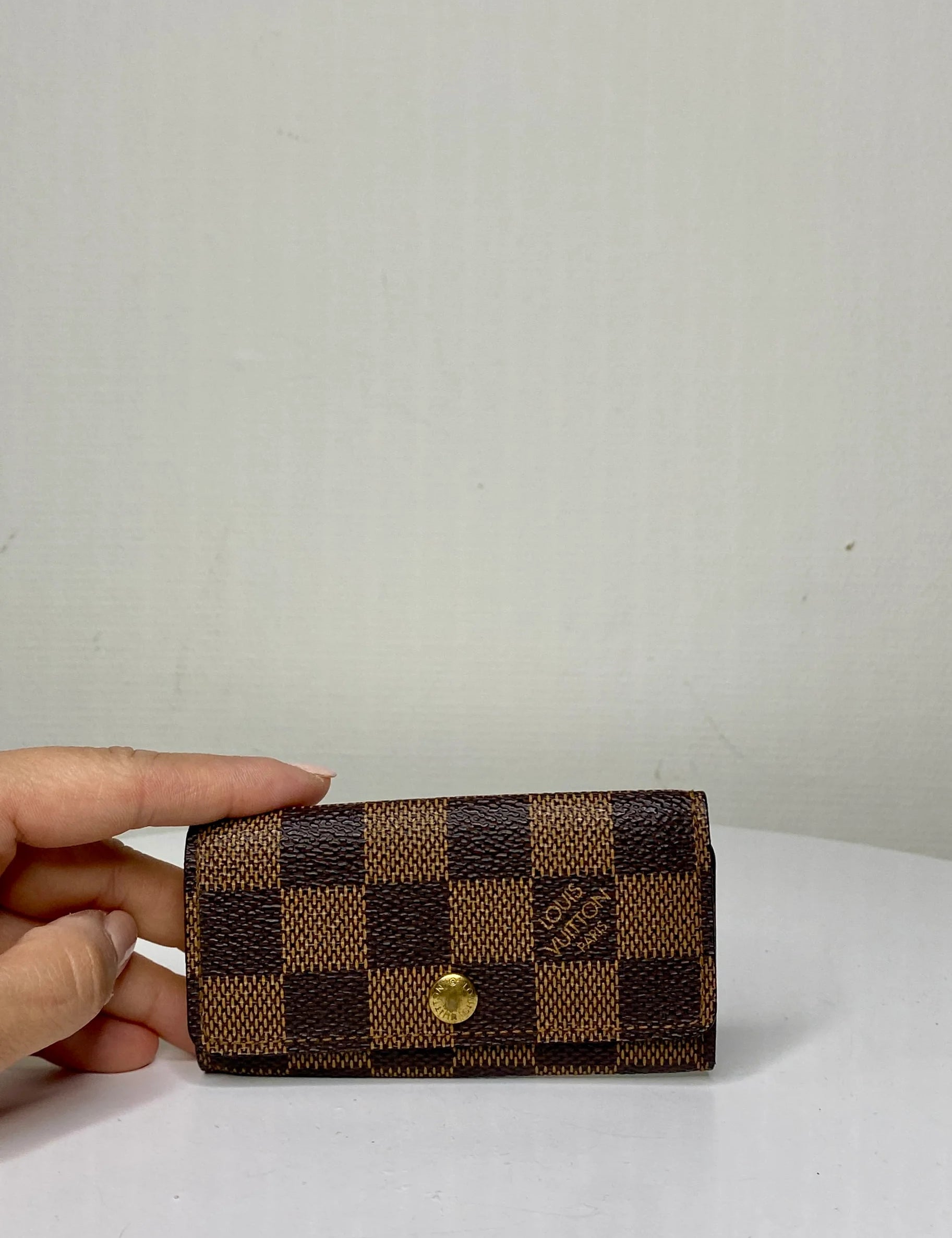 LouisVuittonKeyholder4Damiervoorkant.webp