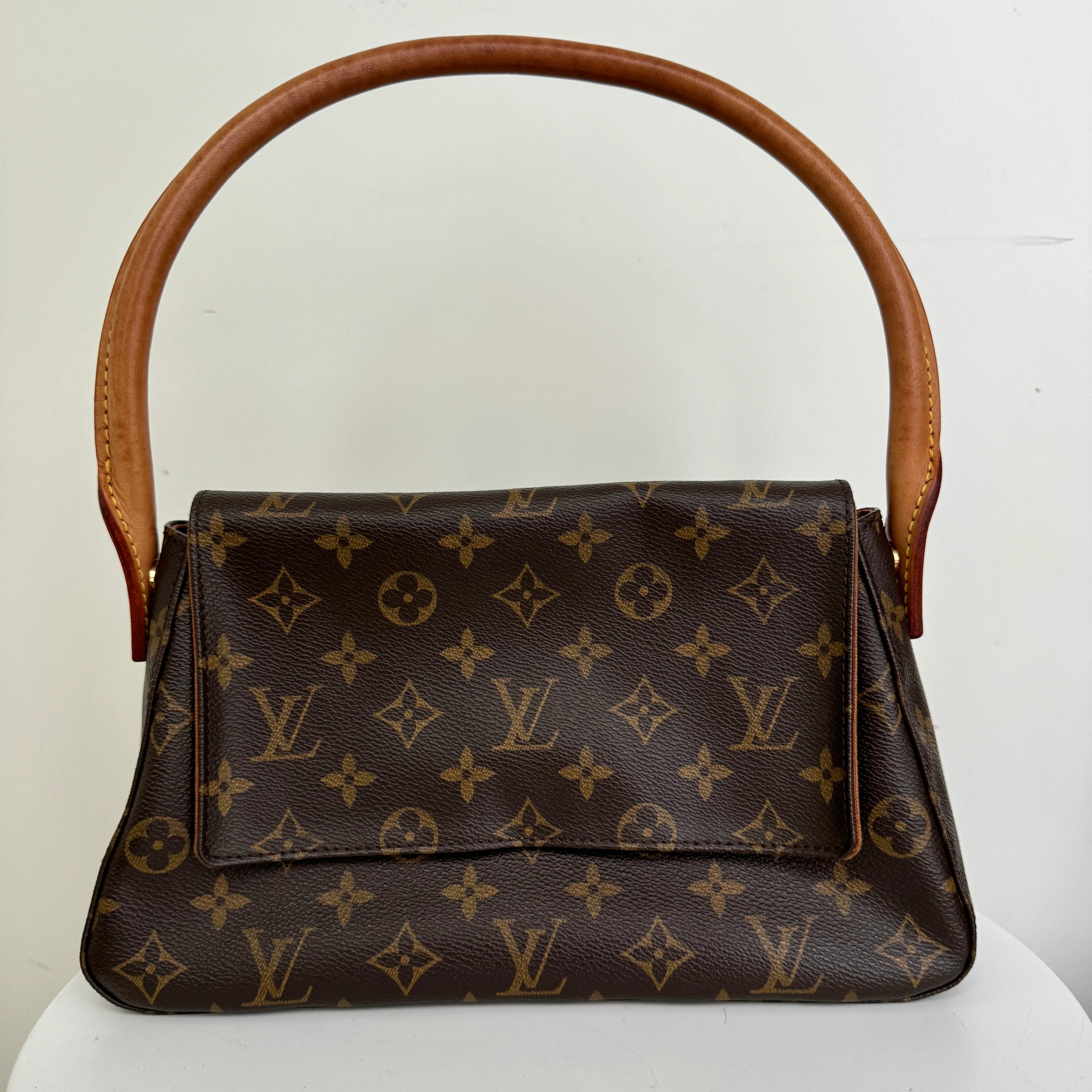 LouisVuittonLoopingMonogramPMvoorkant.webp