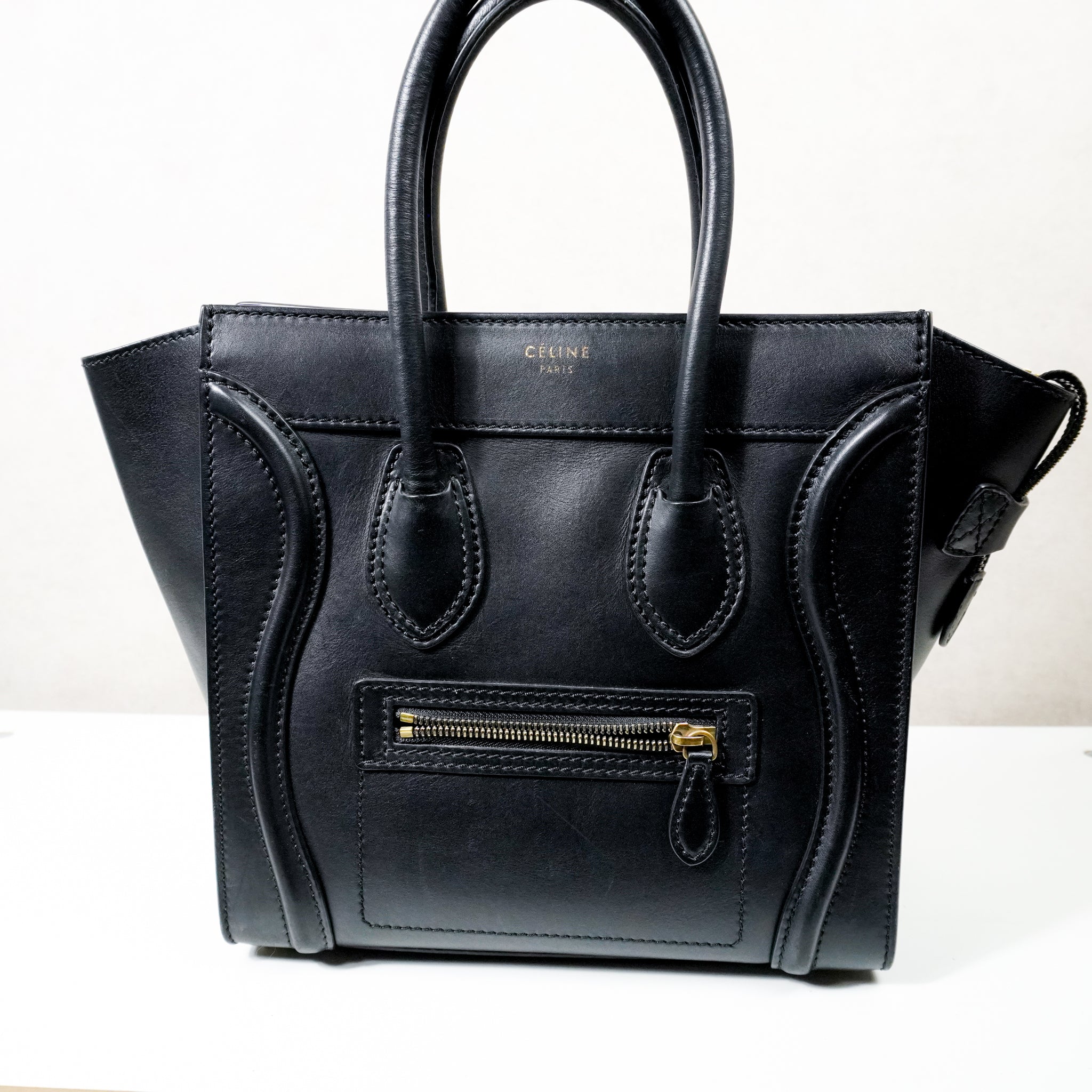 TheBagsList-CelineMicroLuggageBLACK-voor.jpg
