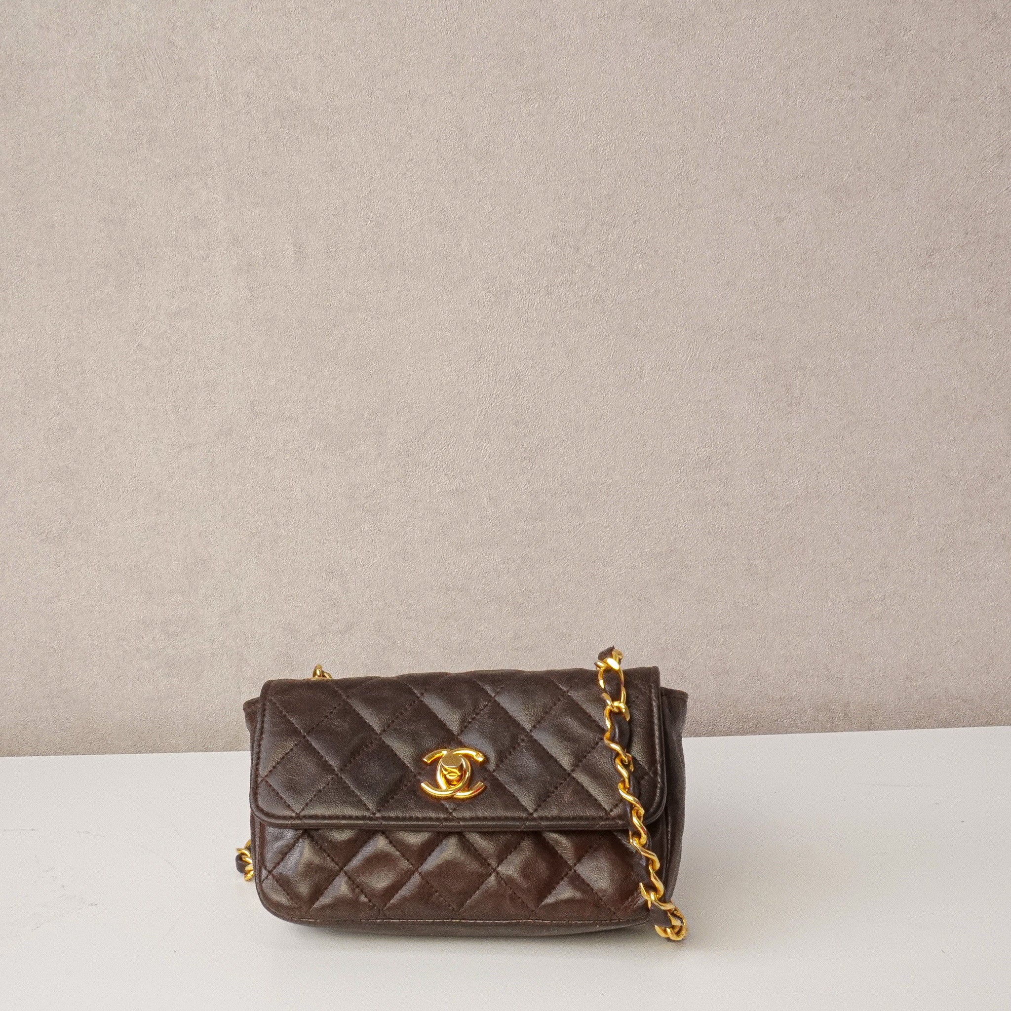 TheBagsList-ChanelSingleFlapbagMiniCognacBrown00047CH-voorkant.jpg