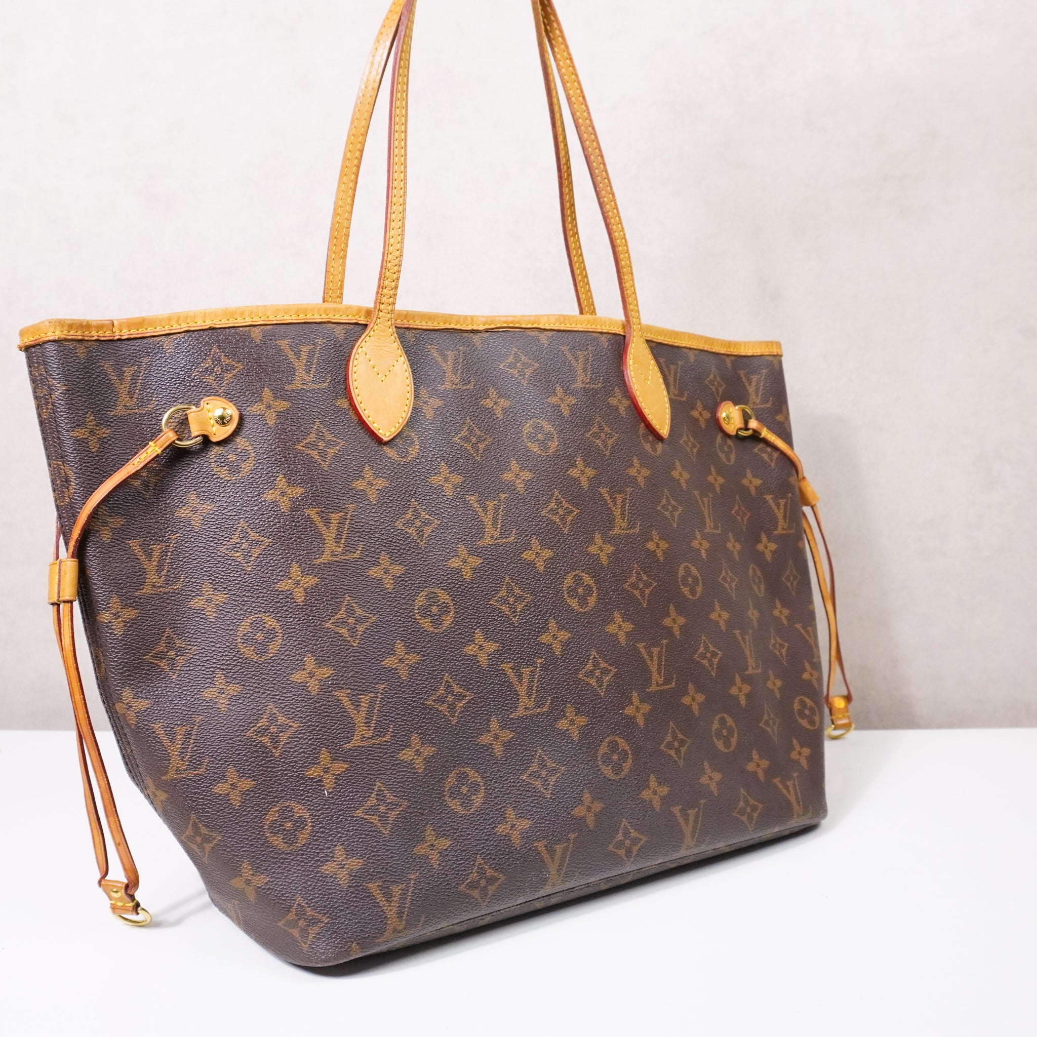 Louis Vuitton Neverfull Monogram MM - beige interieur