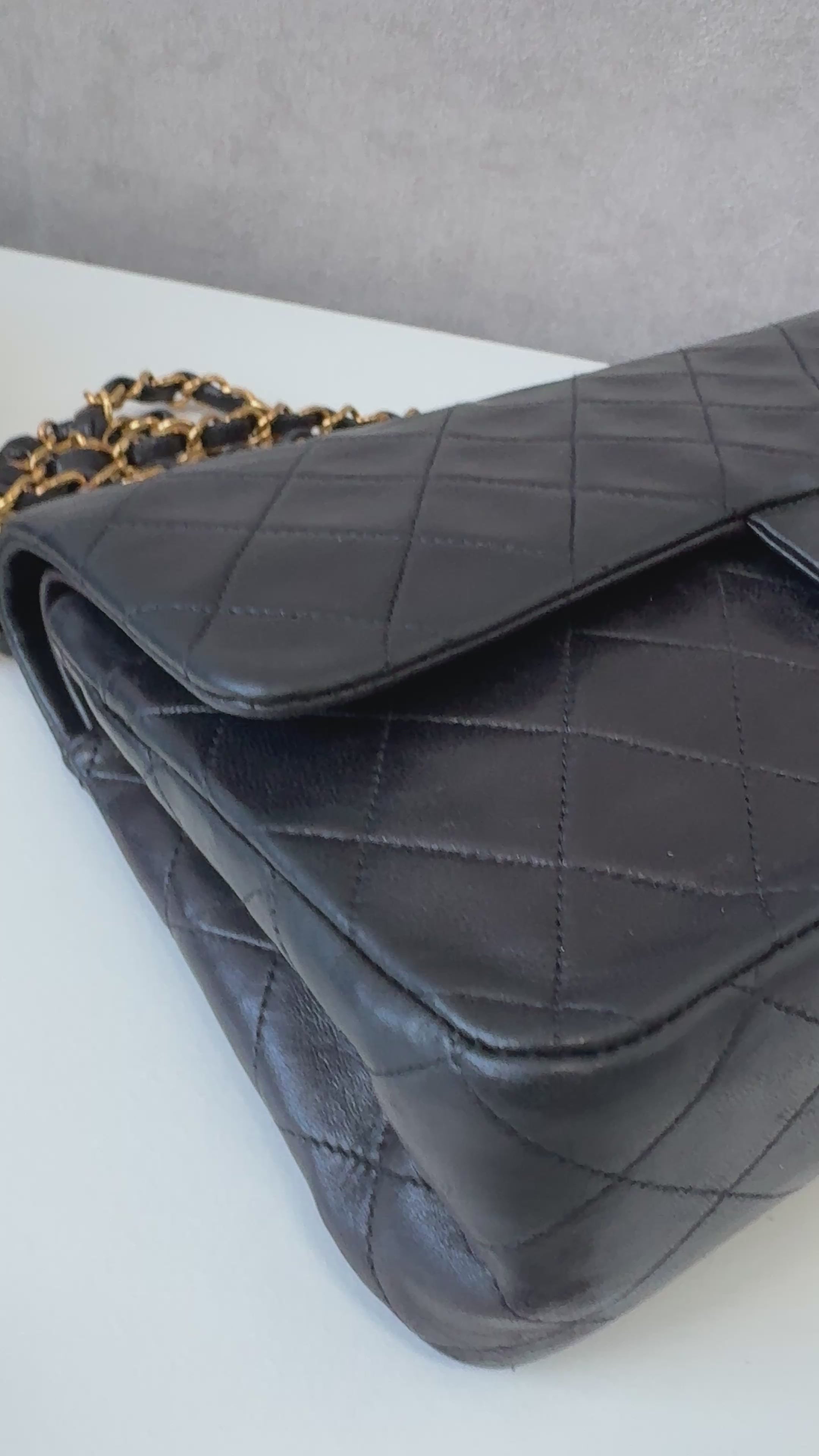 Chanel Timeless Classic W Flapbag Medium